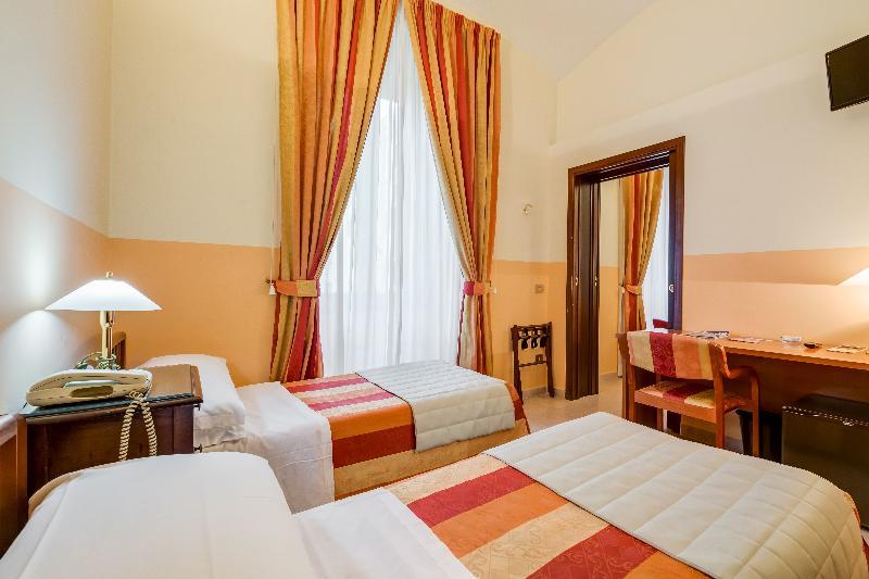 Hotel Domus Carmelitana Rome