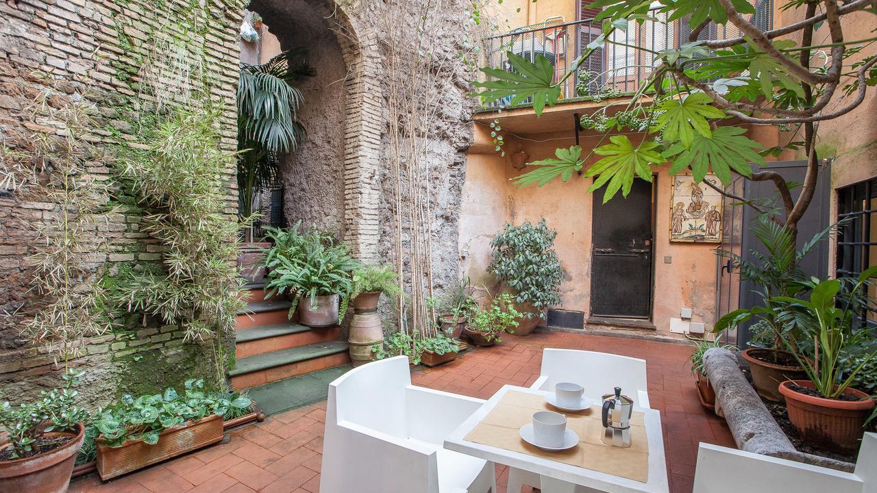 In Arco Della Ciambella Apartment *