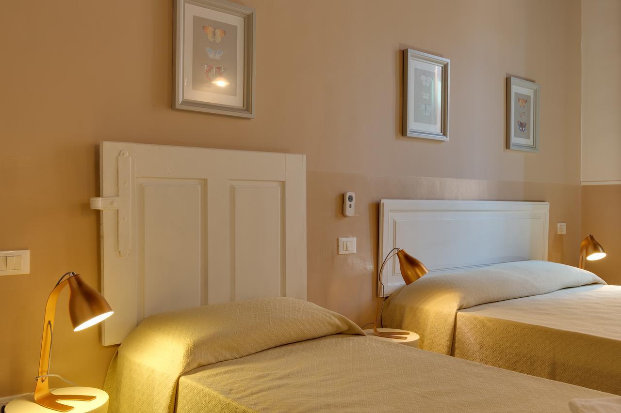 6-bedroom Baullari * Roma