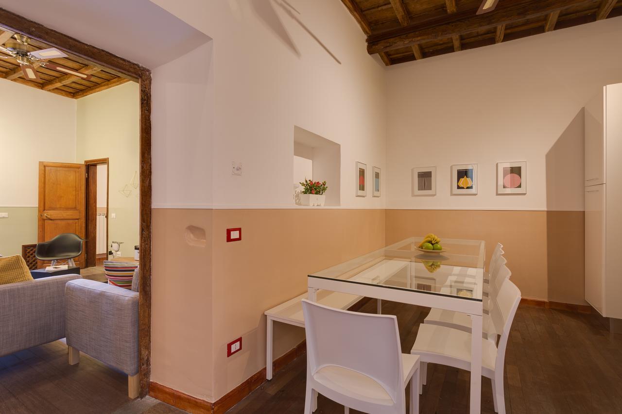 6-bedroom Baullari * Roma