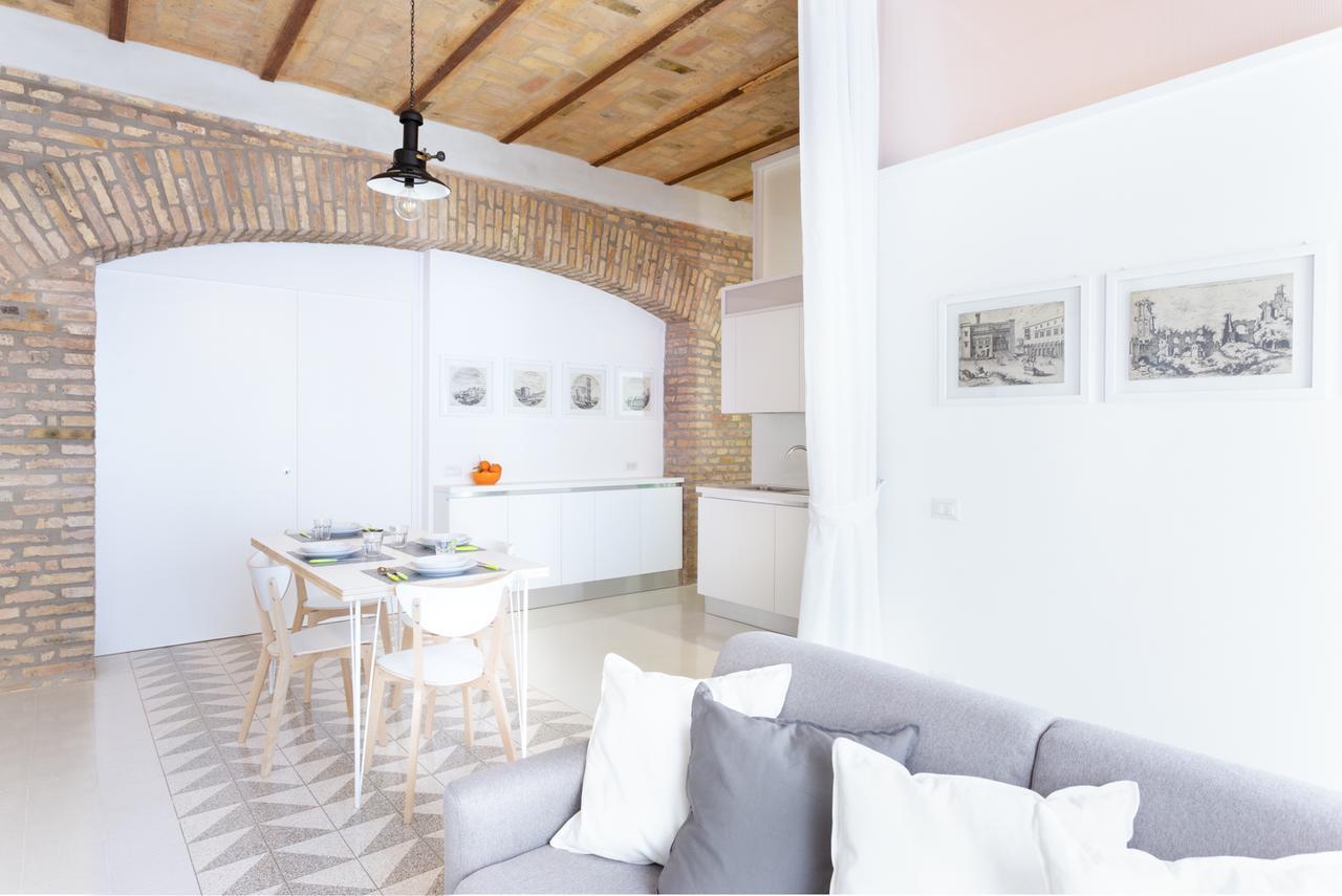 Lilli Vatican White Domus * Rom