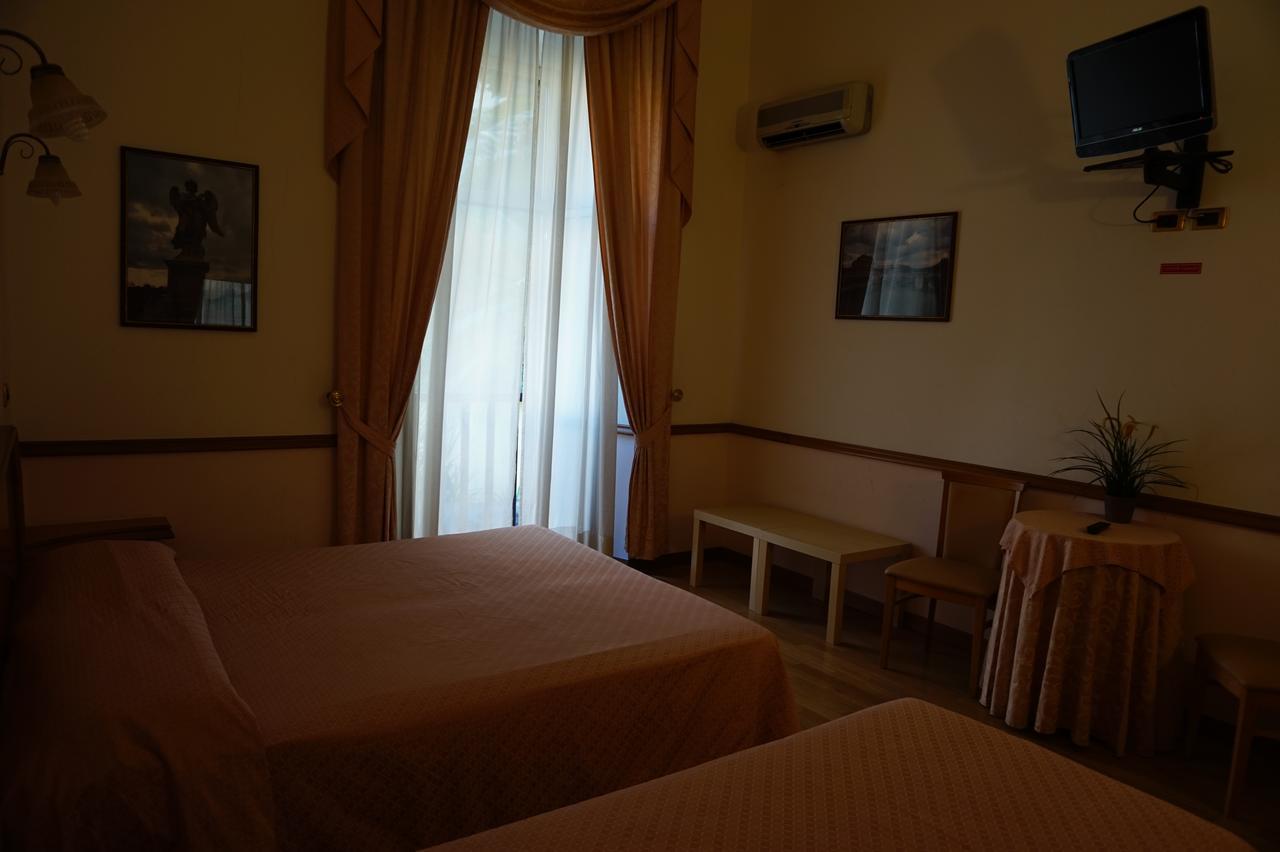 Green Hotel