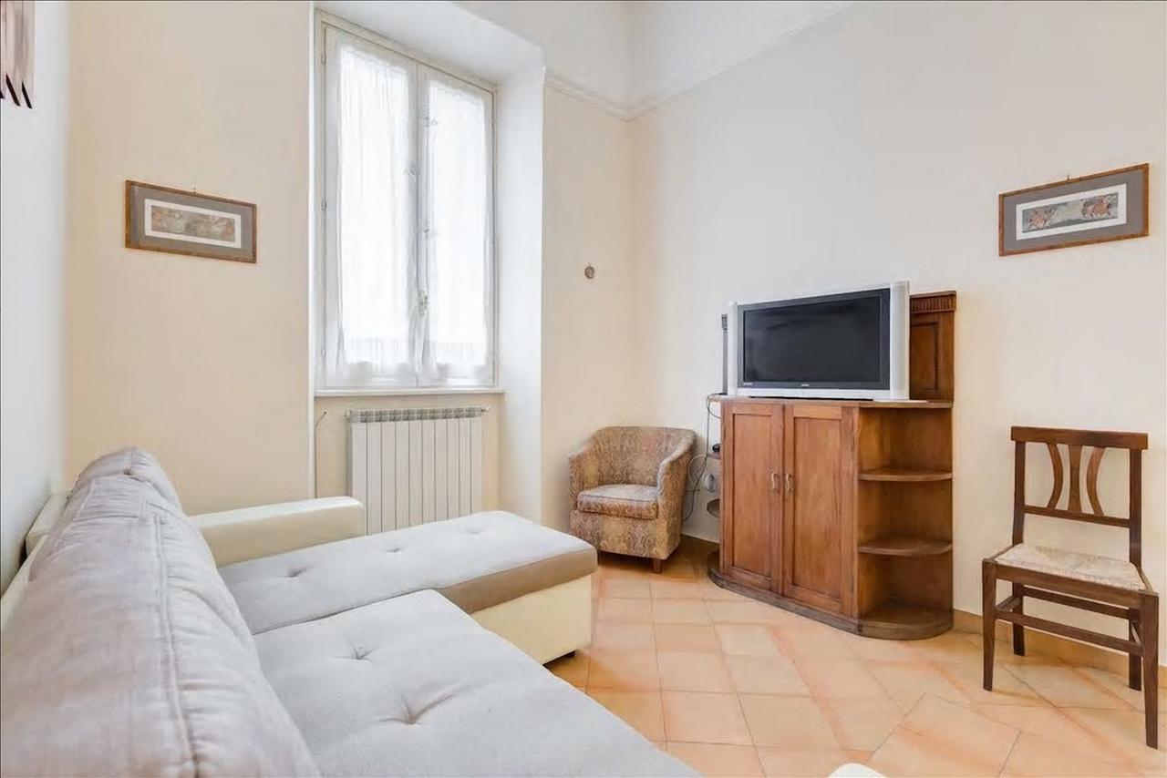 Flaminia 26 * Roma