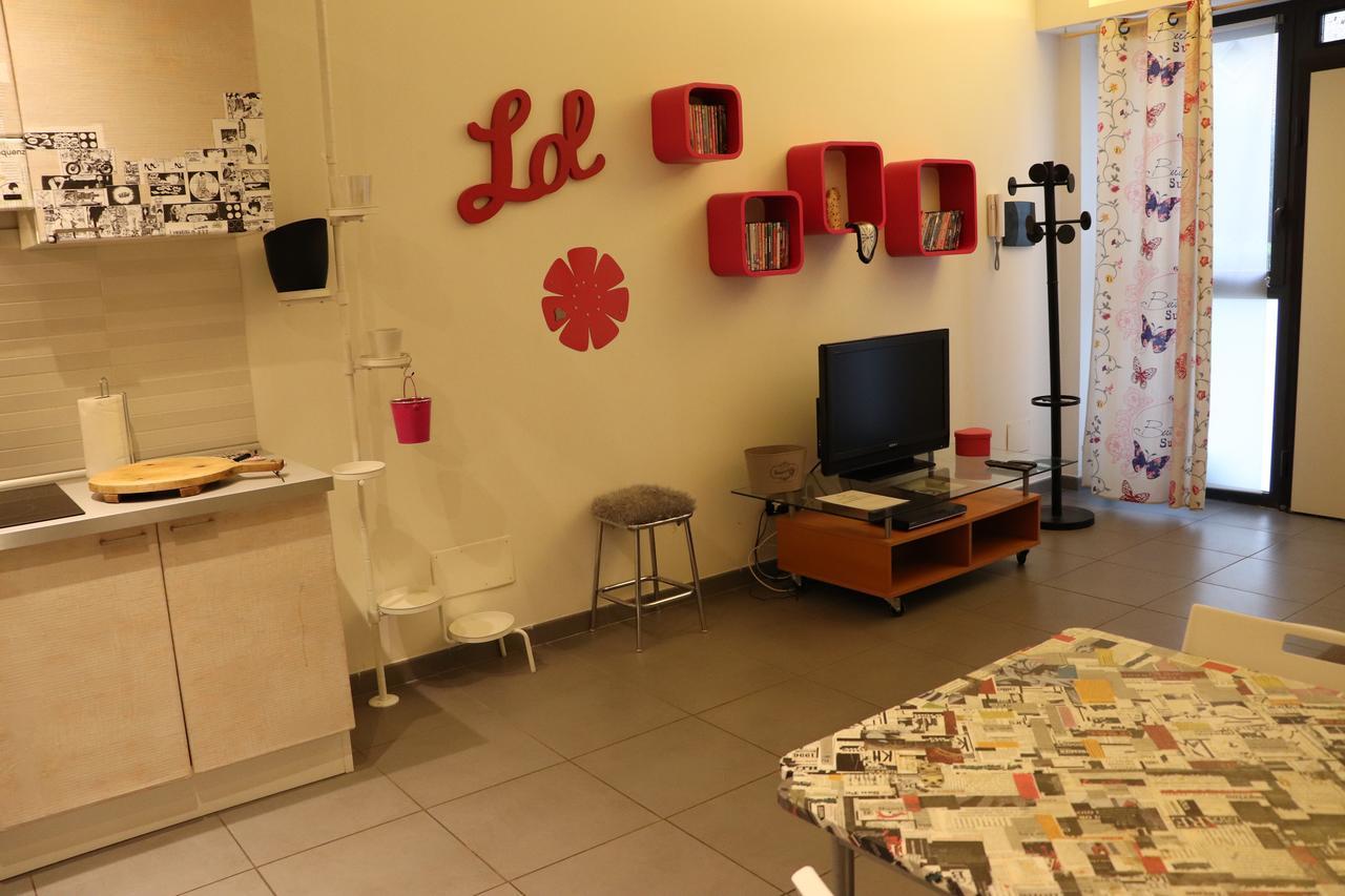 New Artistic Flat Rom