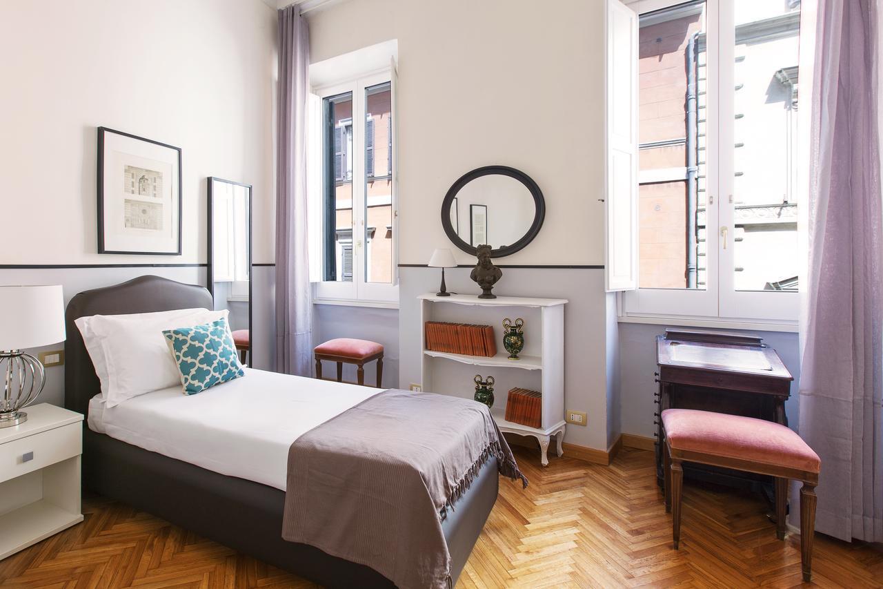 Romac Medici 3-bedroom Holiday Near Spanish Steps *