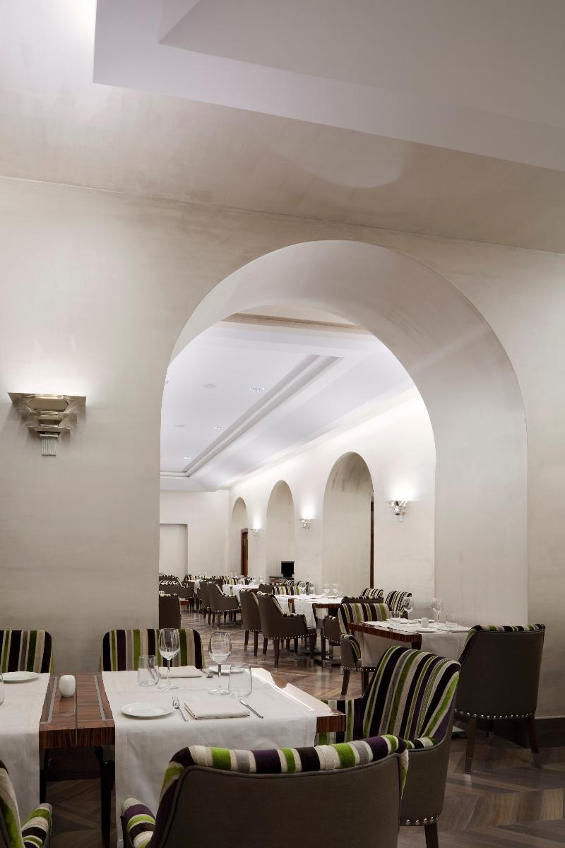 Deco Hotell