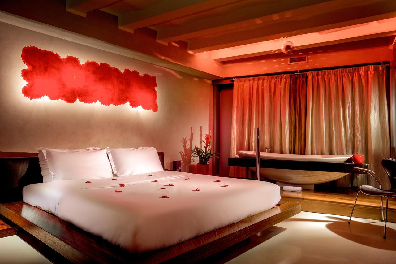Suitesistina For Brave Lovers Bed & Breakfast 3*