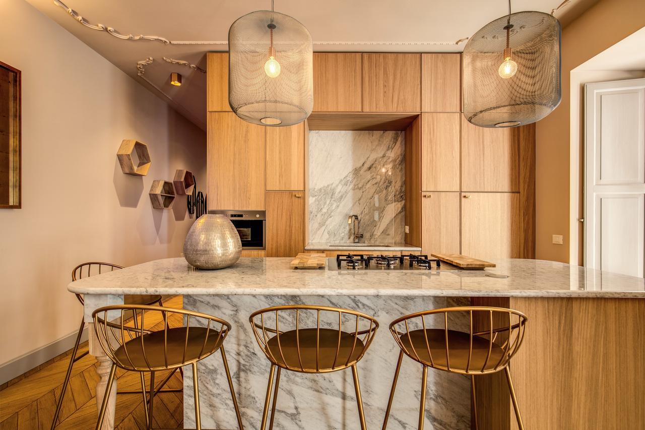 Decharme With Terrace In Monti Apartment