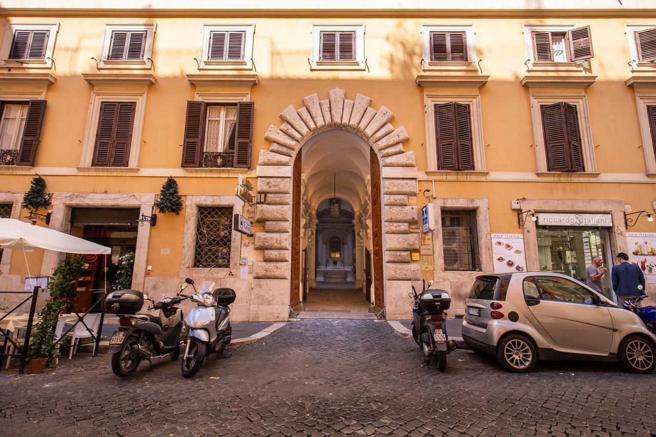 Decharme With Terrace In Monti Rom