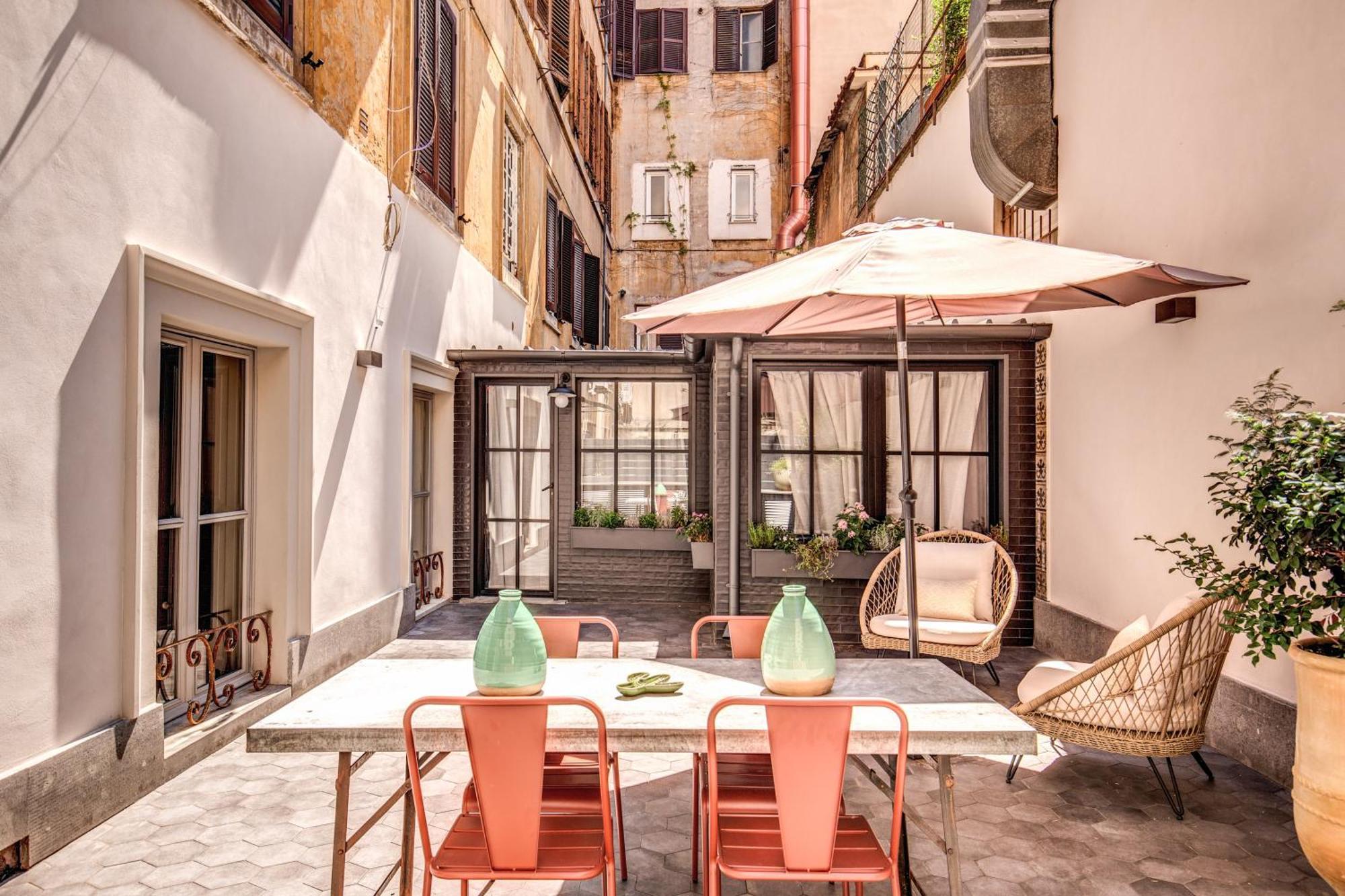 Decharme With Terrace In Monti * Rom