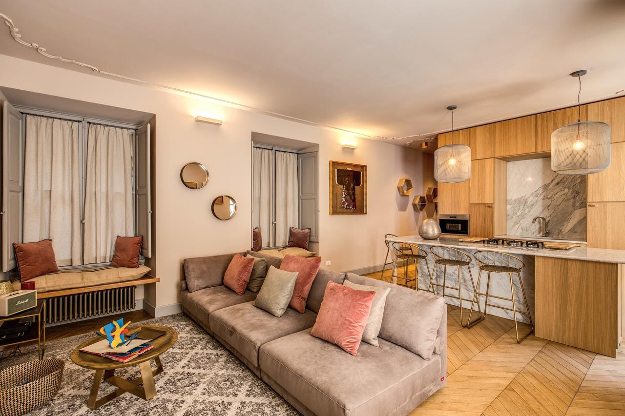 Apartment Decharme With Terrace In Monti Rom