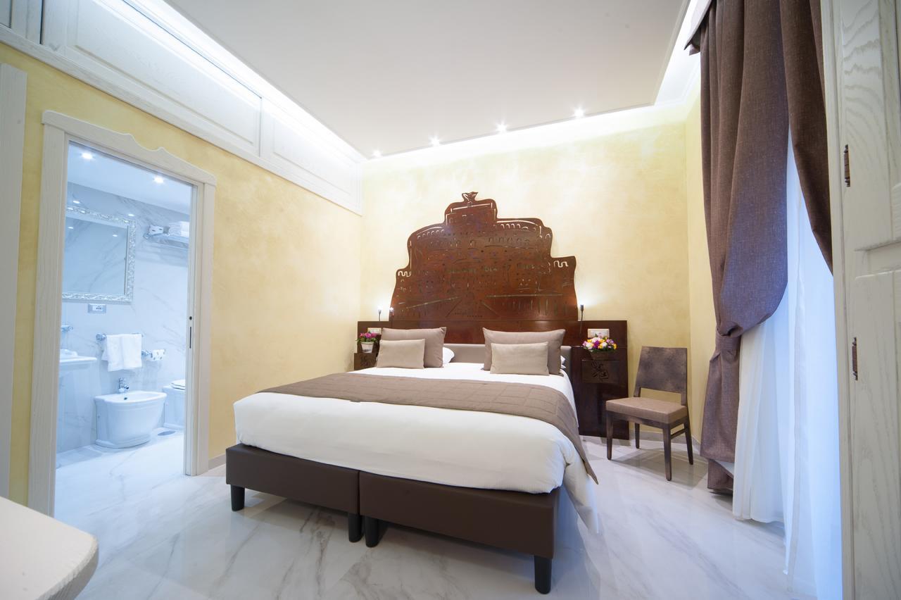 Maison Tritone Pensión 4*