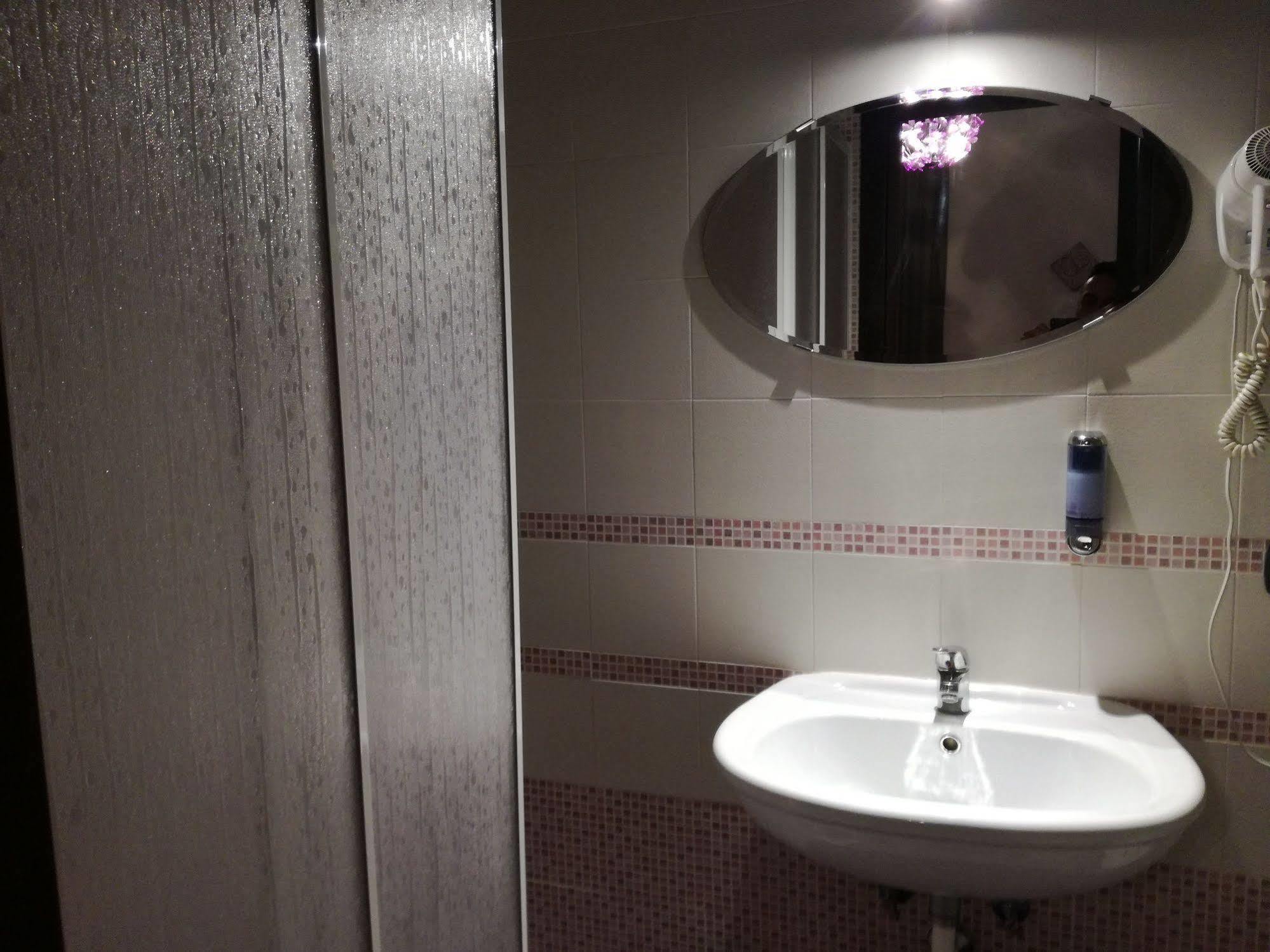 Triumphal Hotell *