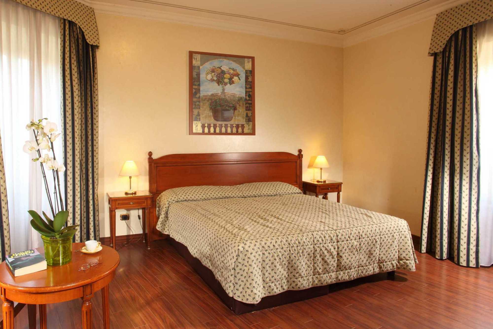 Alessandrino Hotell 3*