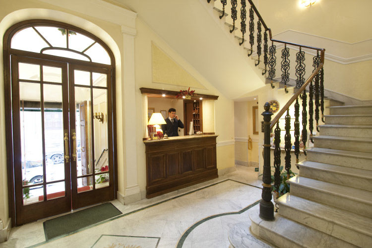 Astoria Garden Hotell 3*