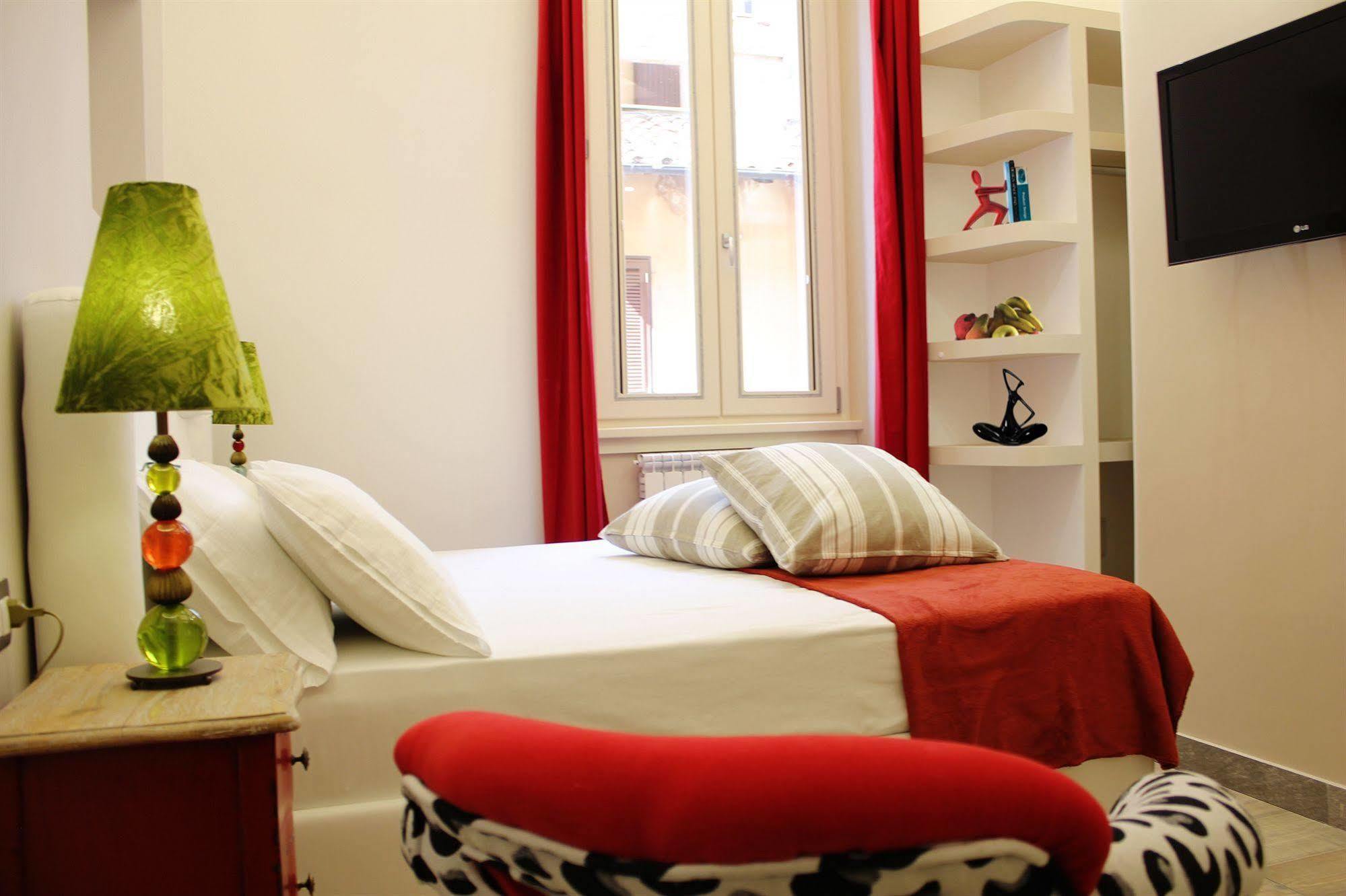 Town House Spagna 2*