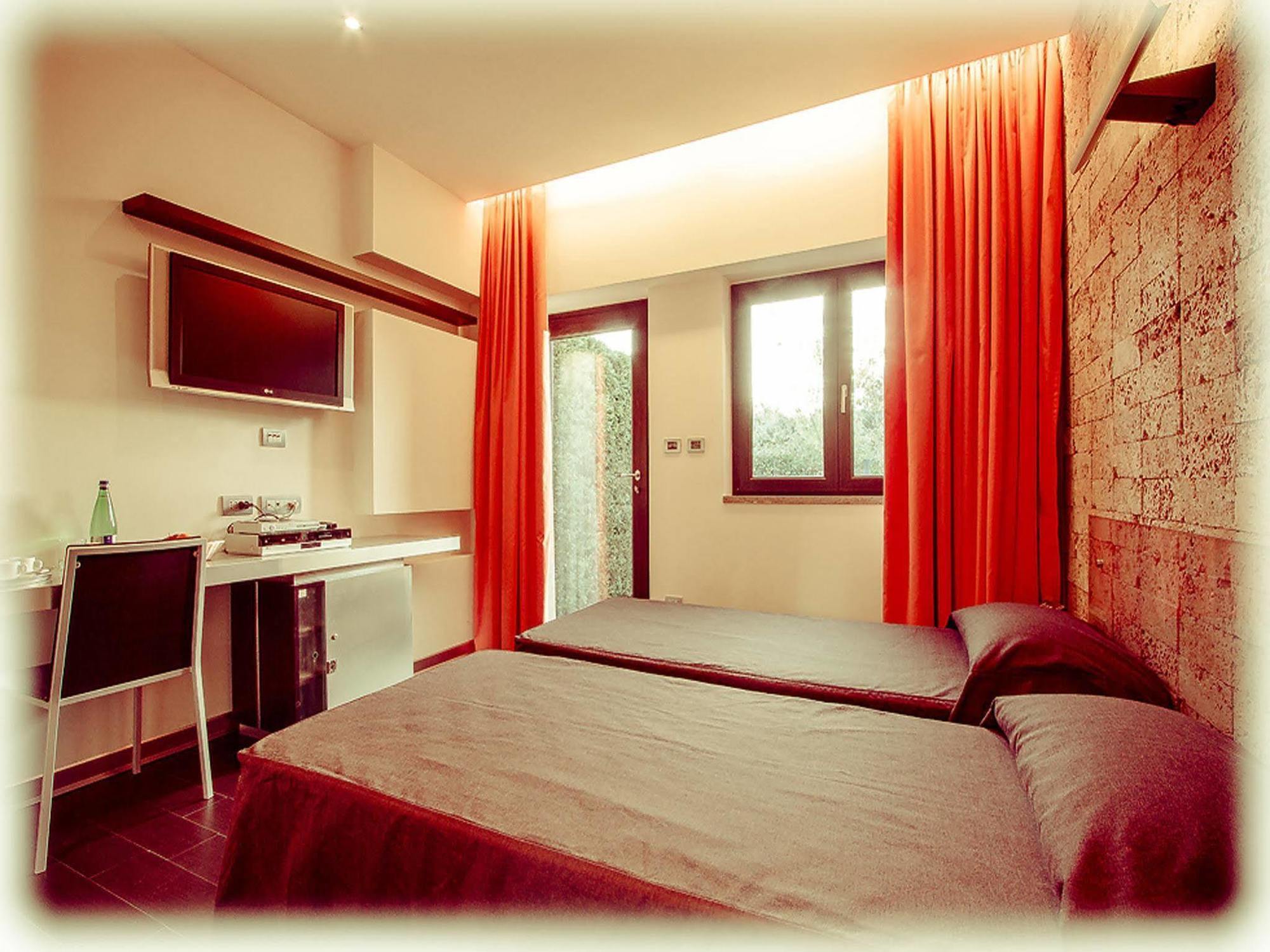 Ways Garden & Leisure Hotel Roma