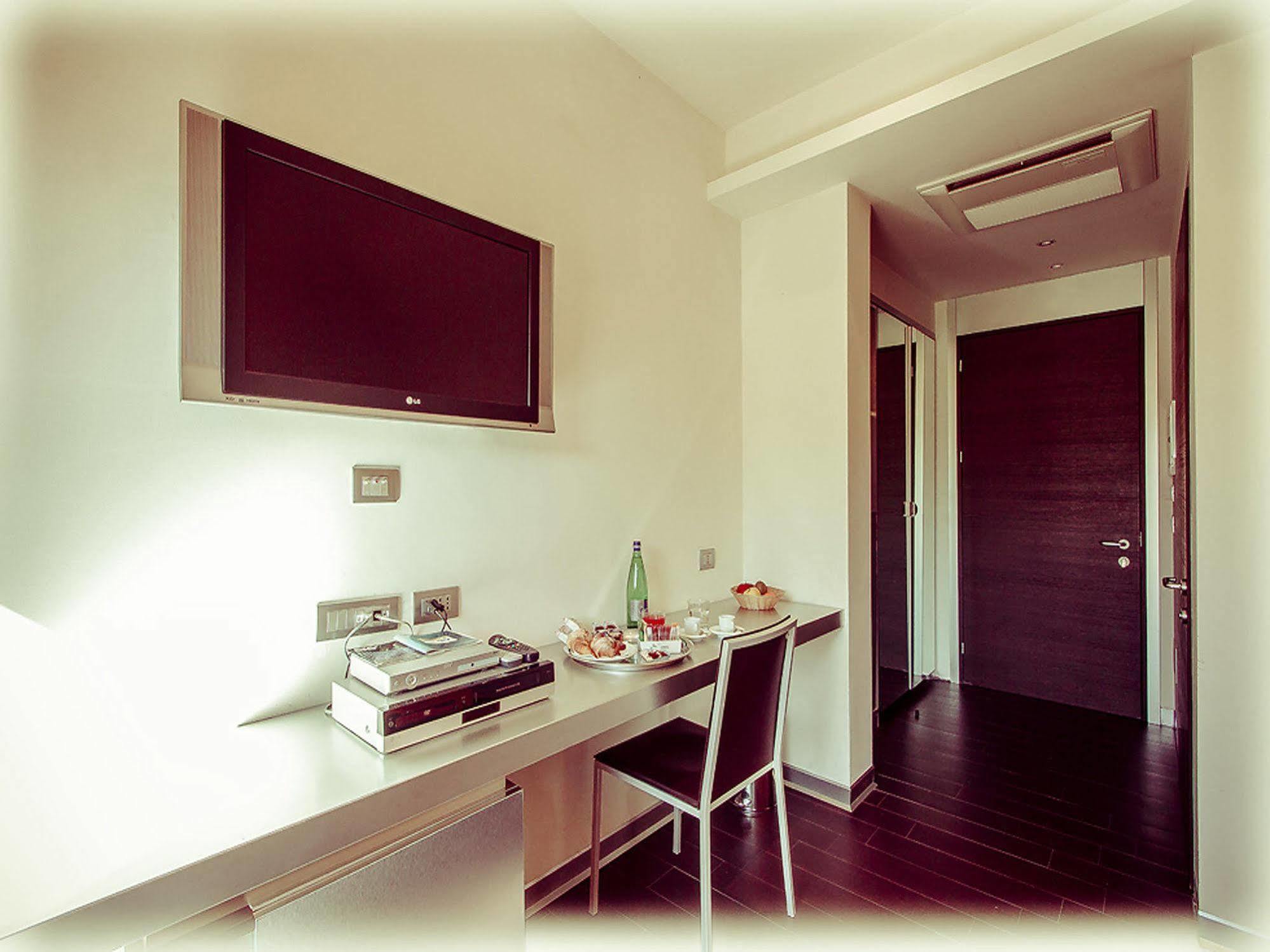 Ways Garden & Leisure 4*