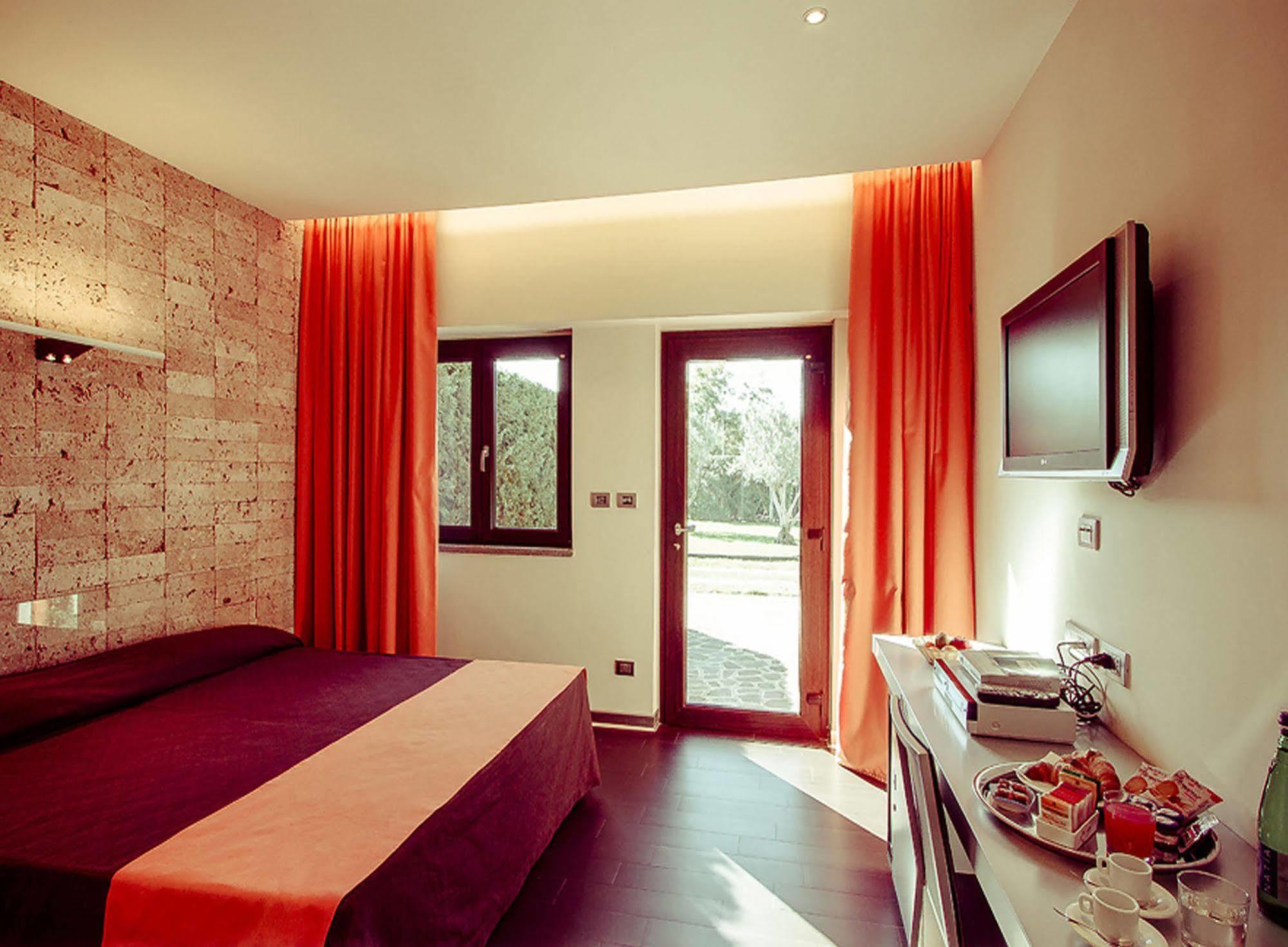 Ways Garden & Leisure Hotell 4*