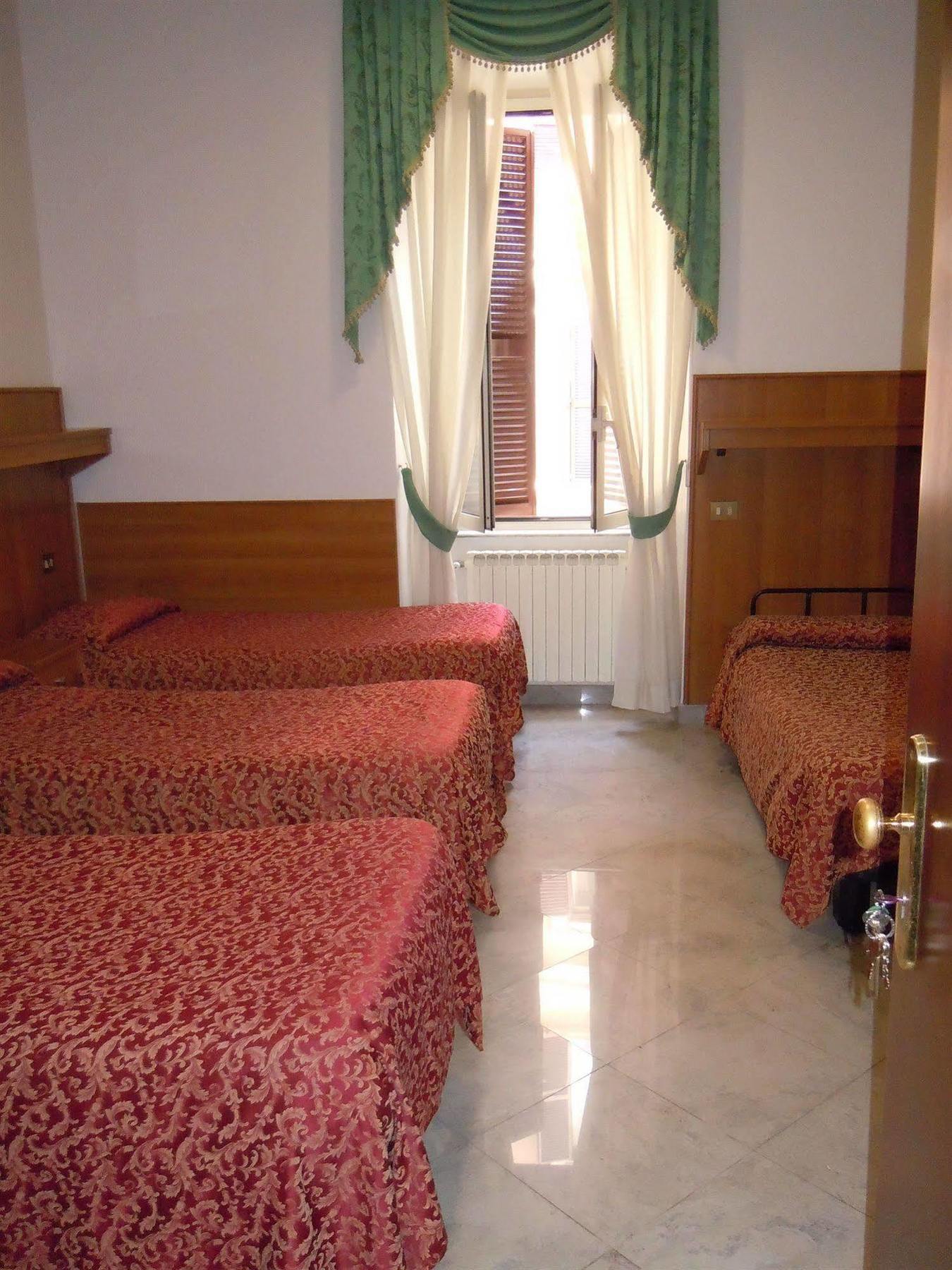 Papa Germano Hotel 2*