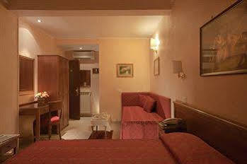 Silla Roma