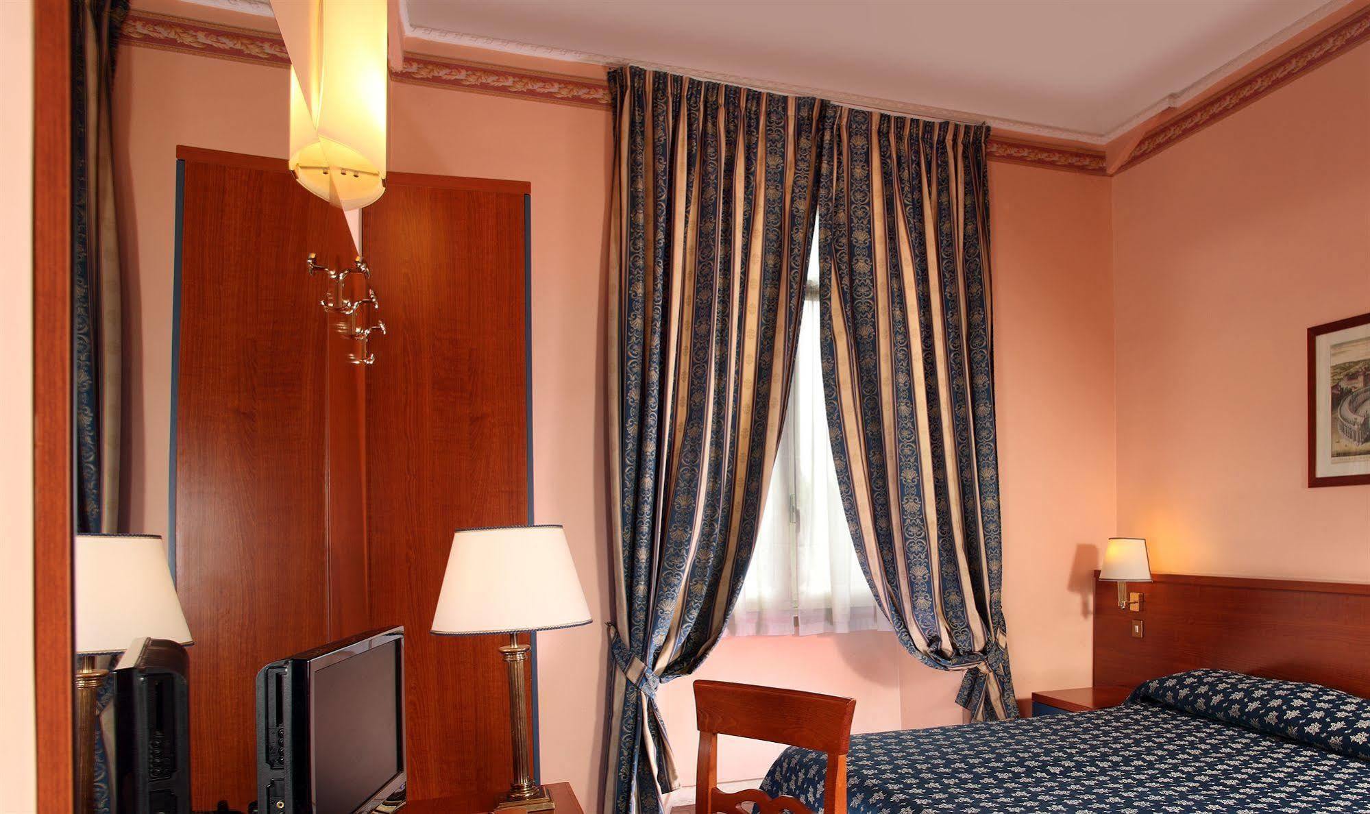 Shg Portamaggiore 3* Roma
