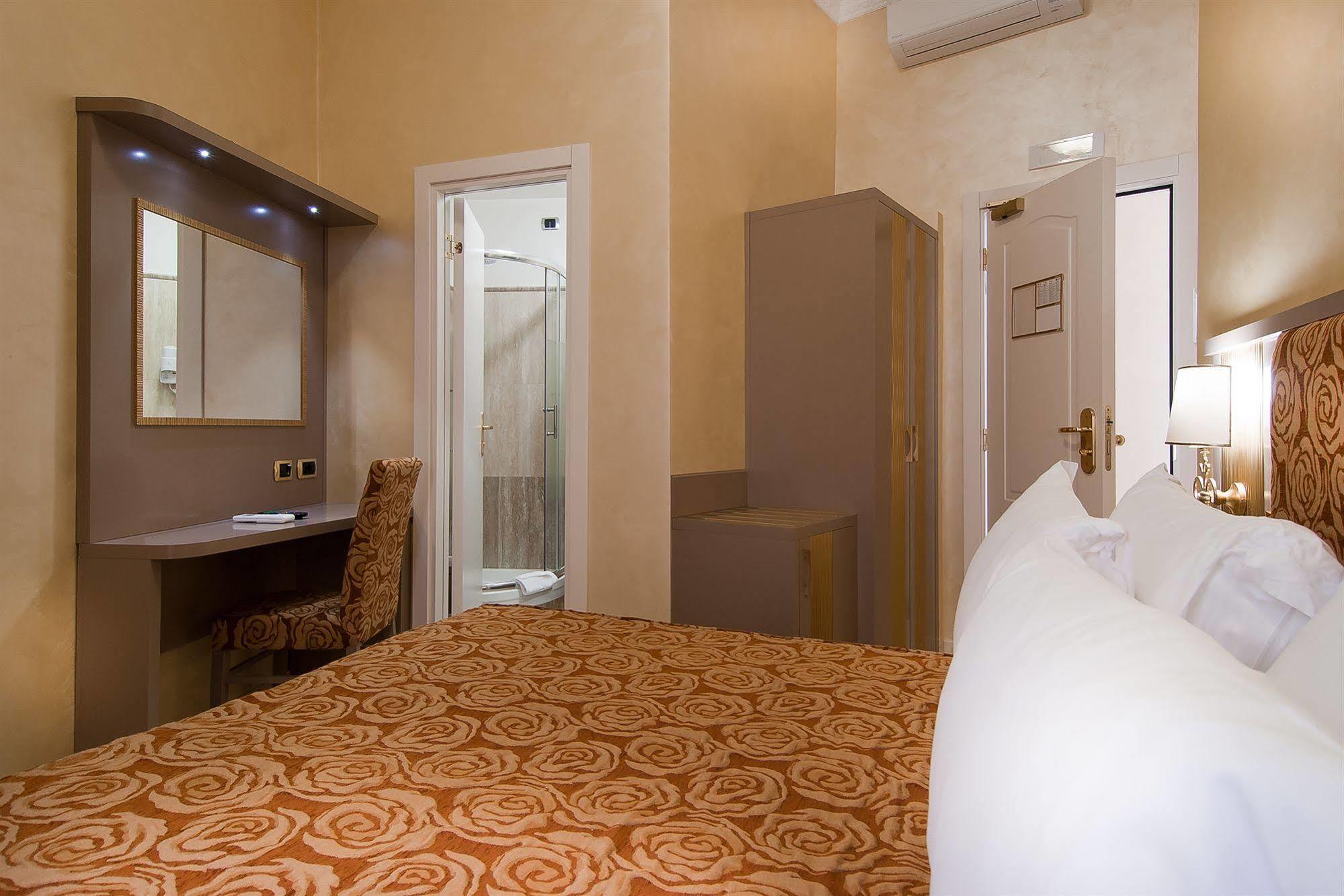 Fellini Hotell