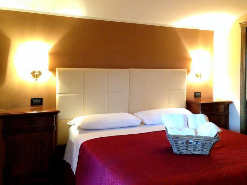 Domus Tiberina Hotel
