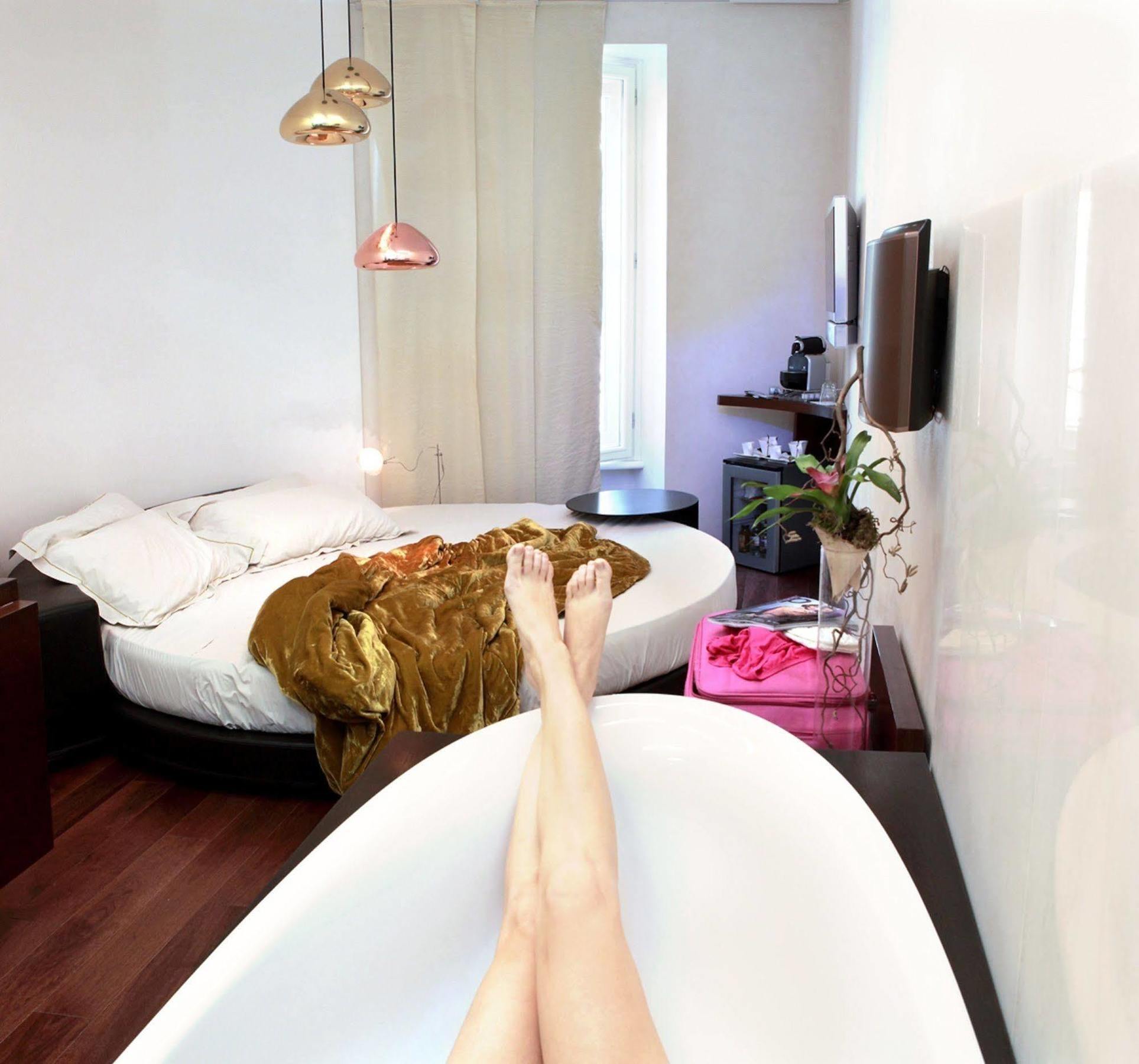 Suitesistina For Brave Lovers Bed & Breakfast 3*