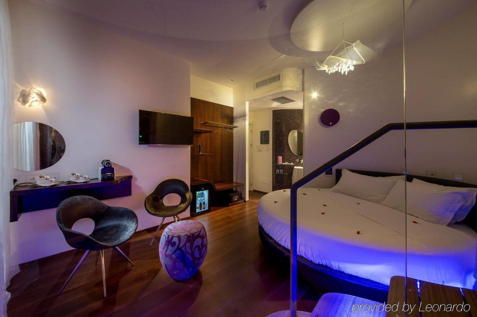 Suitesistina For Brave Lovers Bed & Breakfast 3*