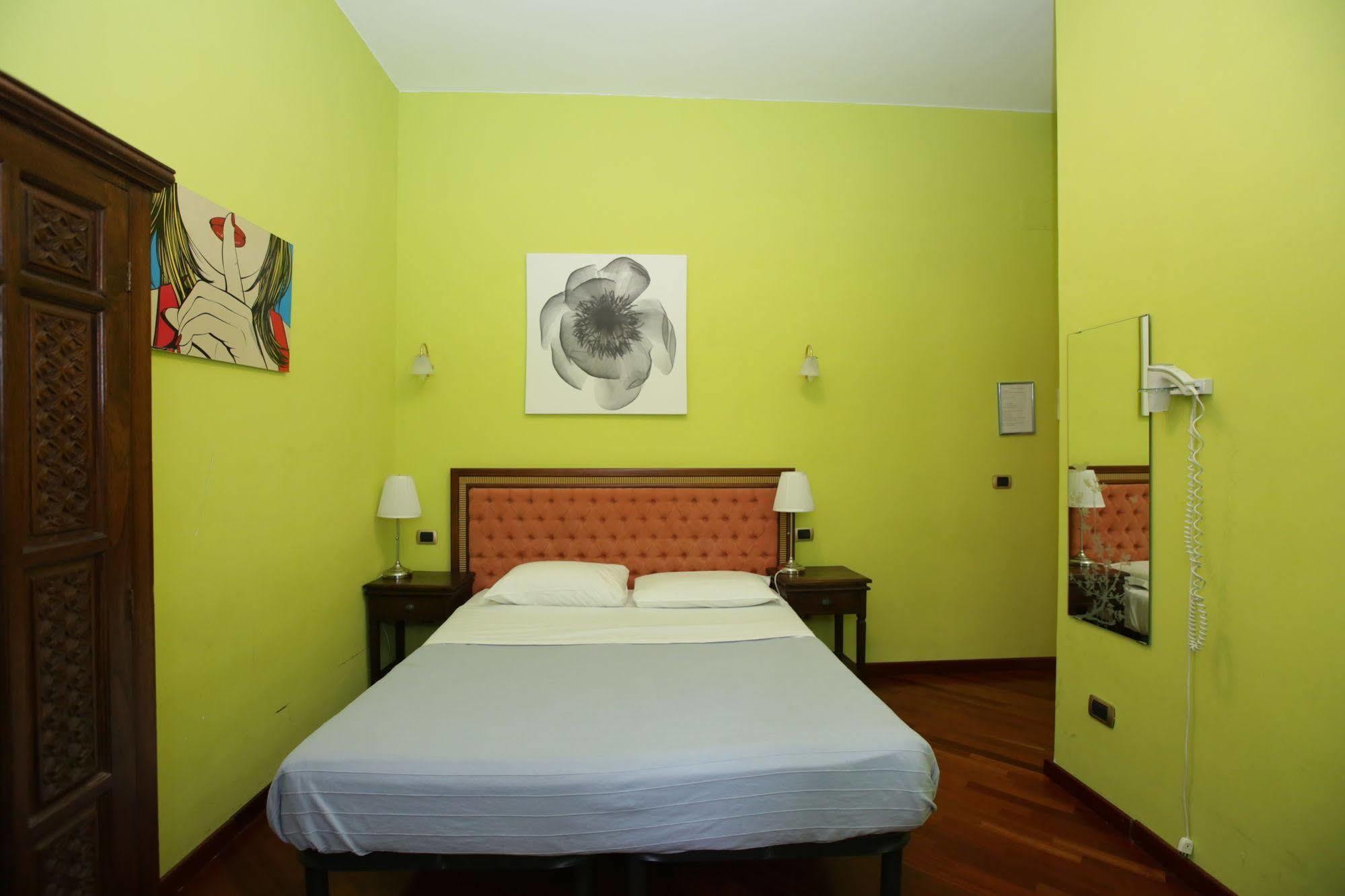 Nika Hostal