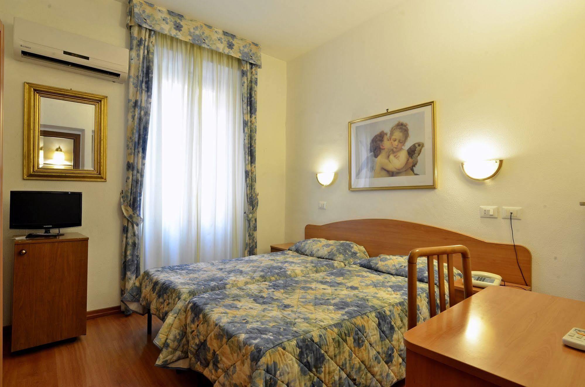 Tirreno Hotel Rom