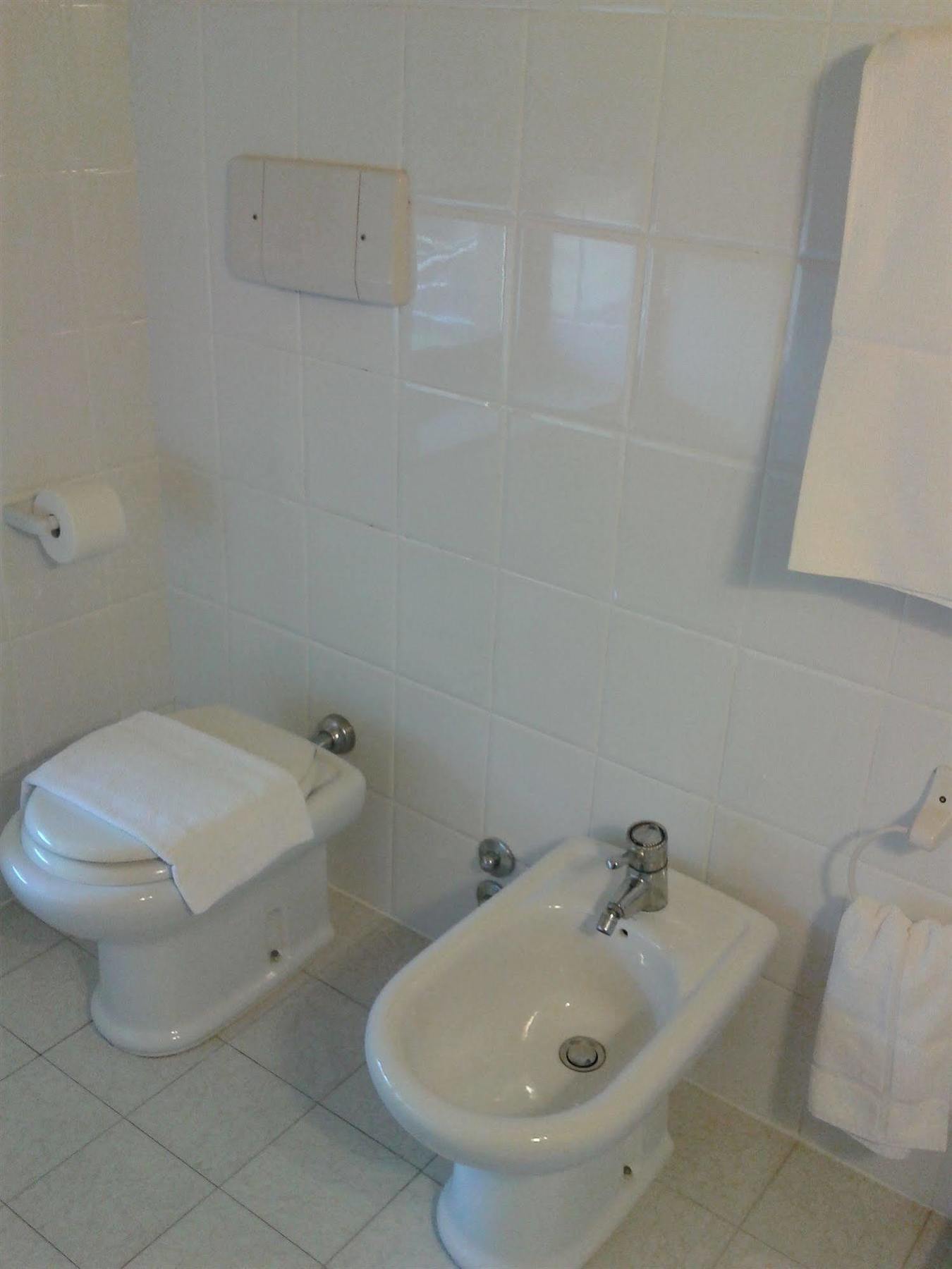 Hotell Casale Dei Massimi 2*