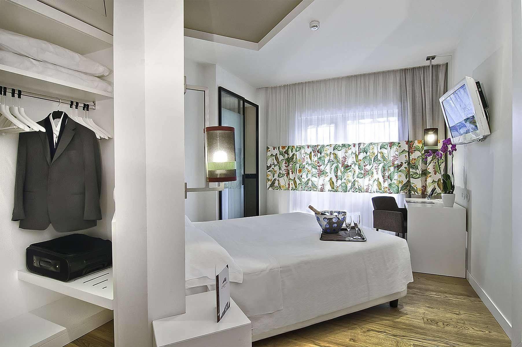 Caravel Hotel 4*