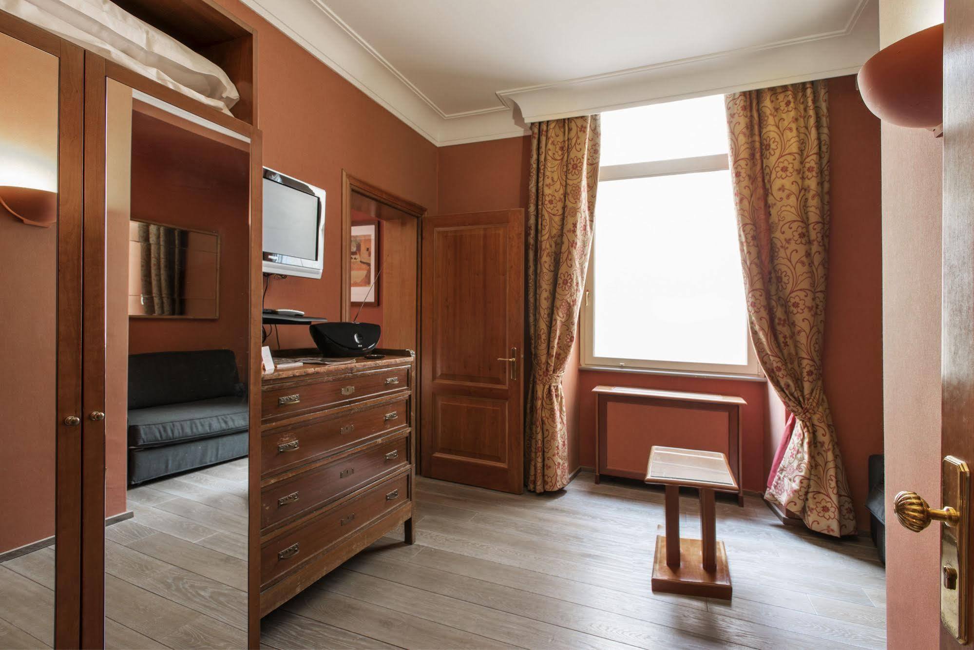 Rex Hotel 4*