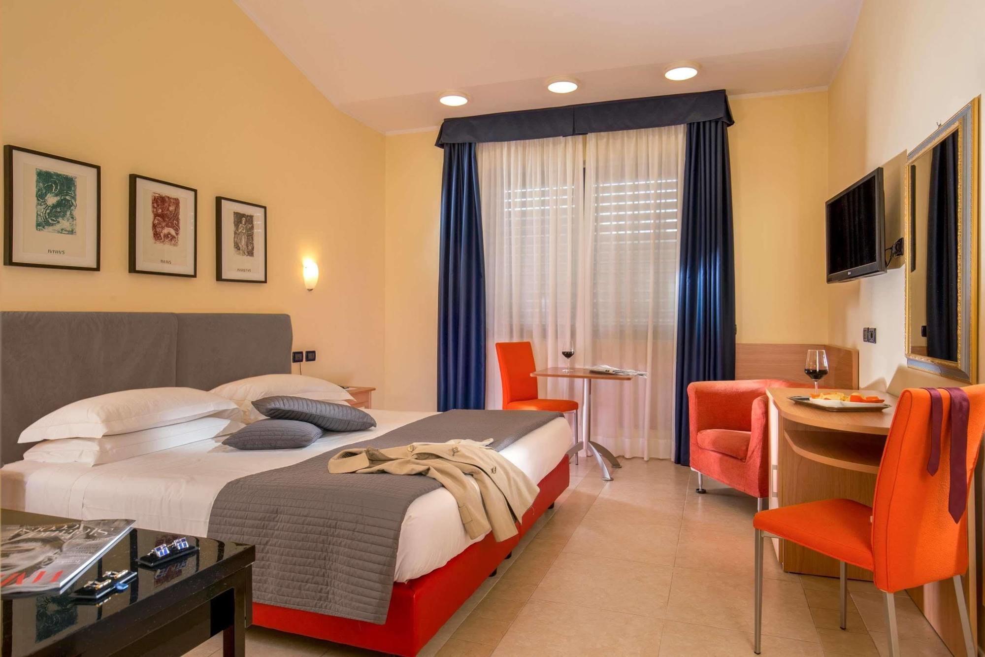 Western Blu 4* Roma