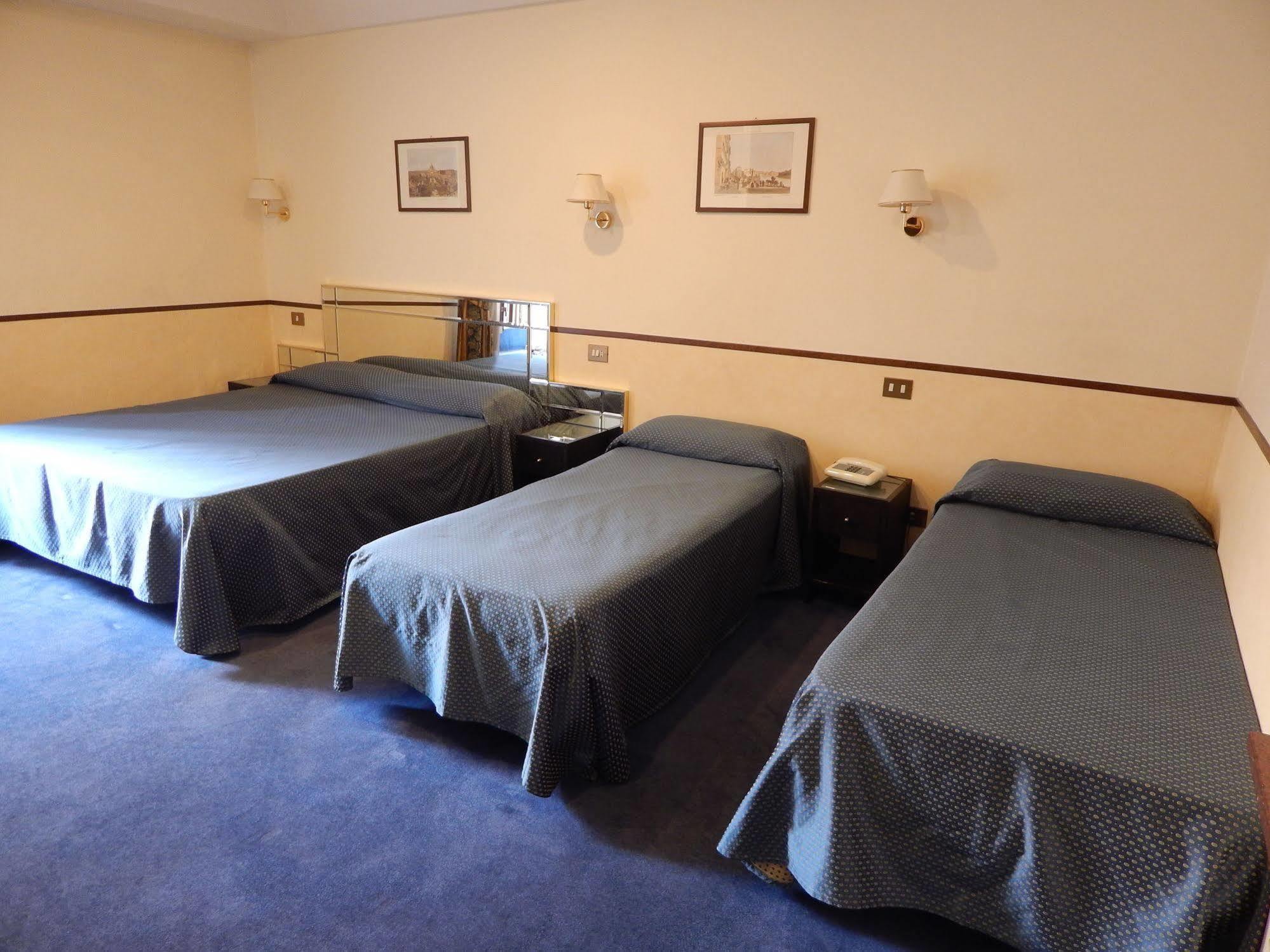 Garda Hotel 3*