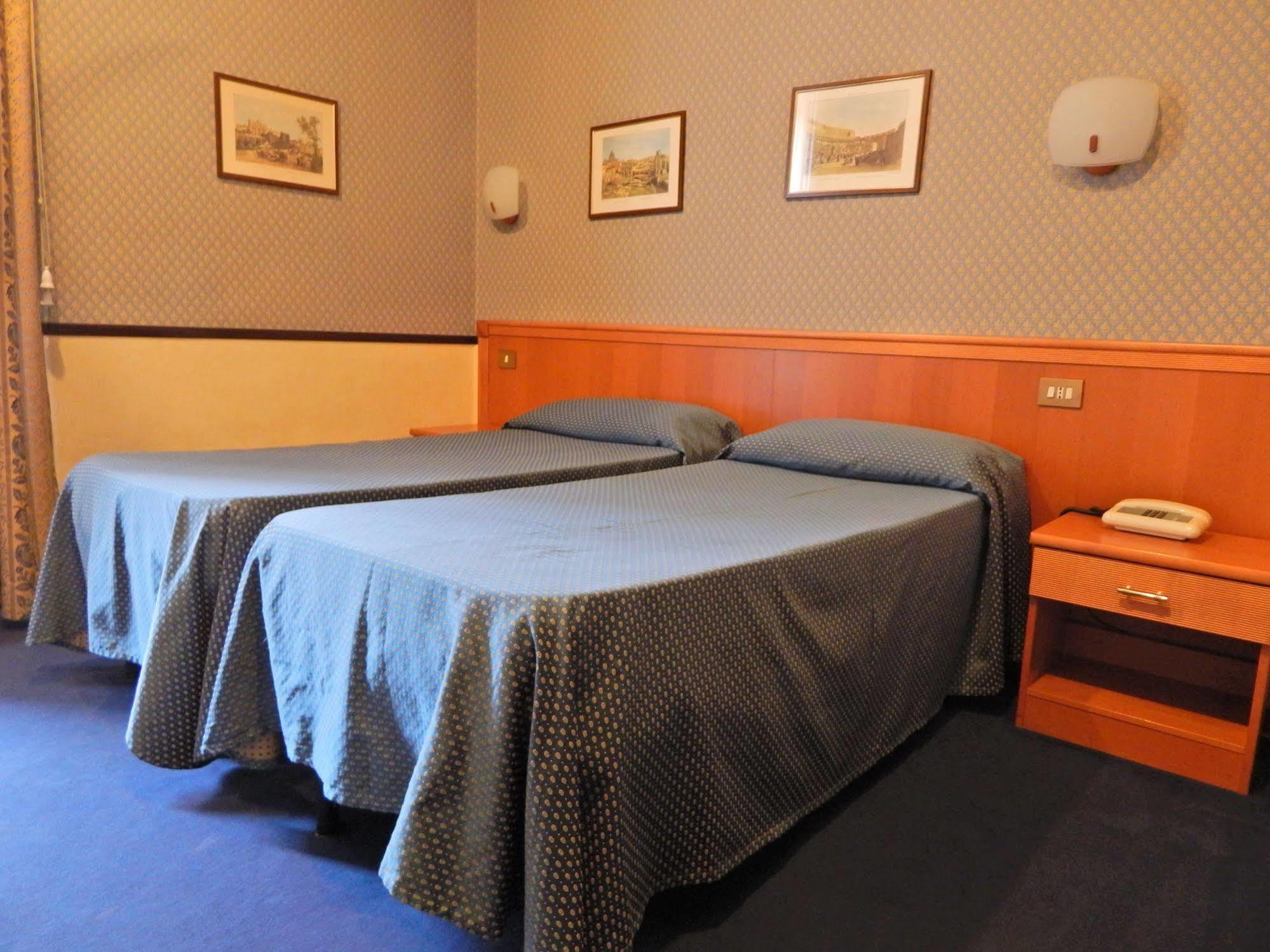 Garda Hotel 3*