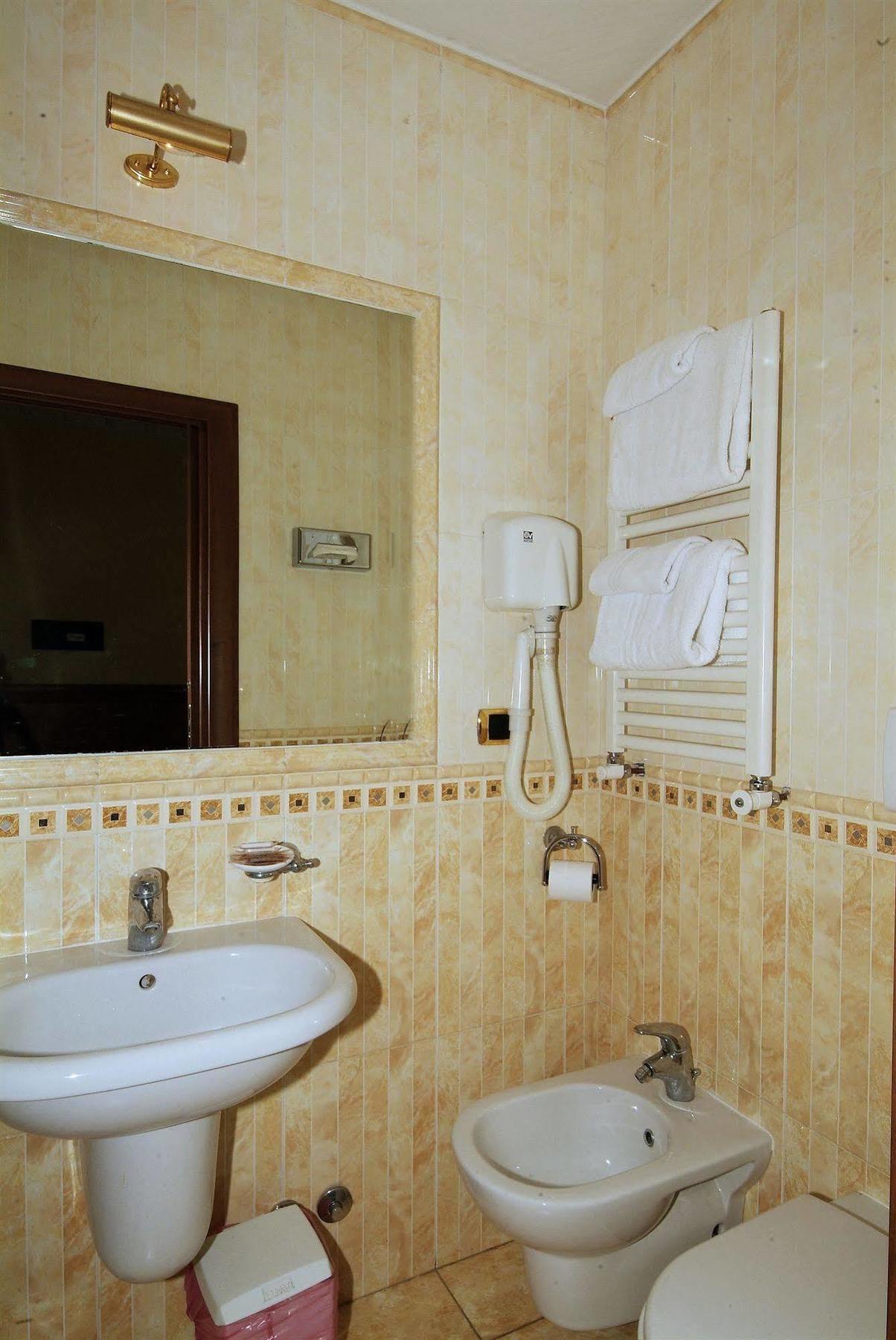 Meridiana Hotell 2*