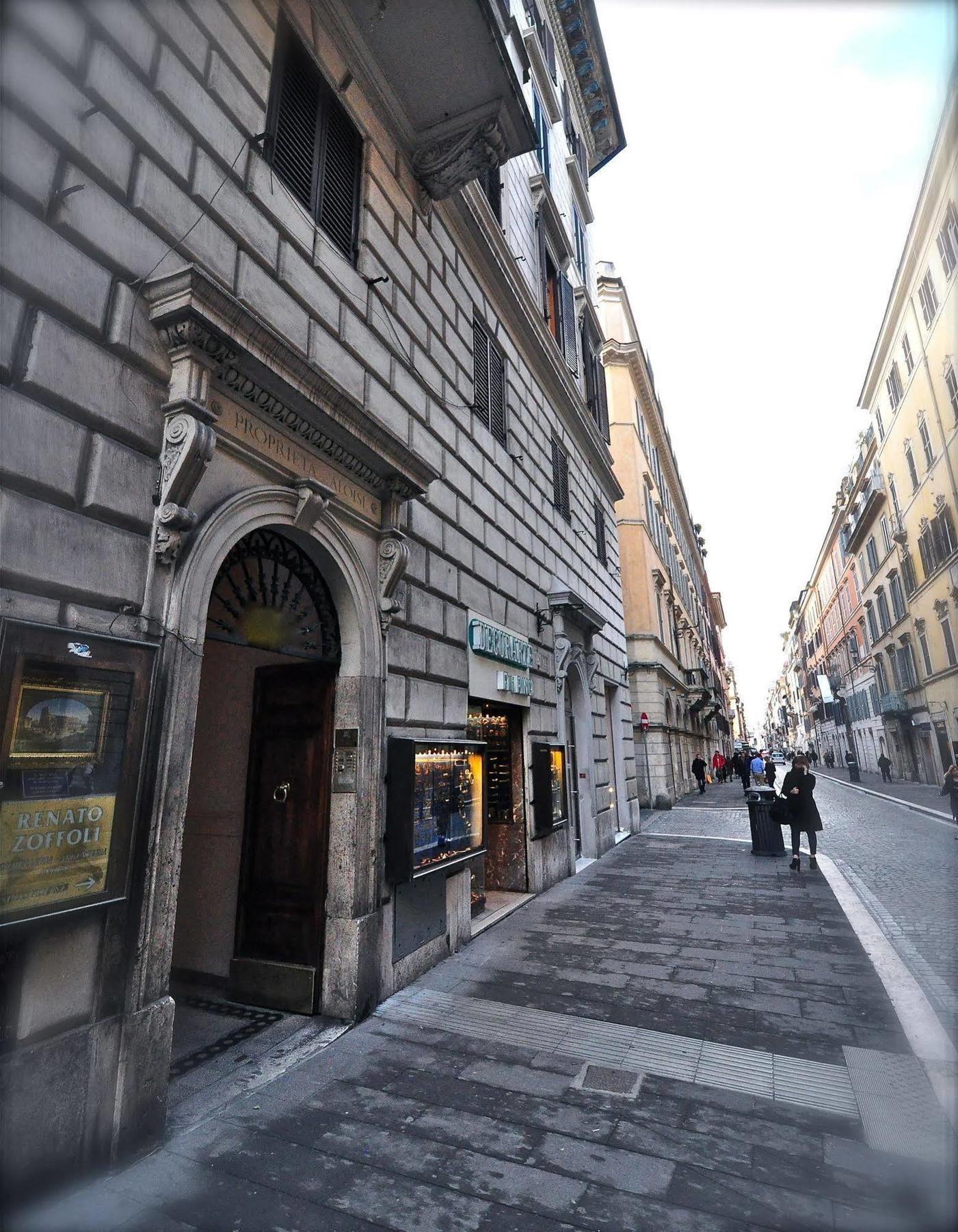 Babuino 127 2*