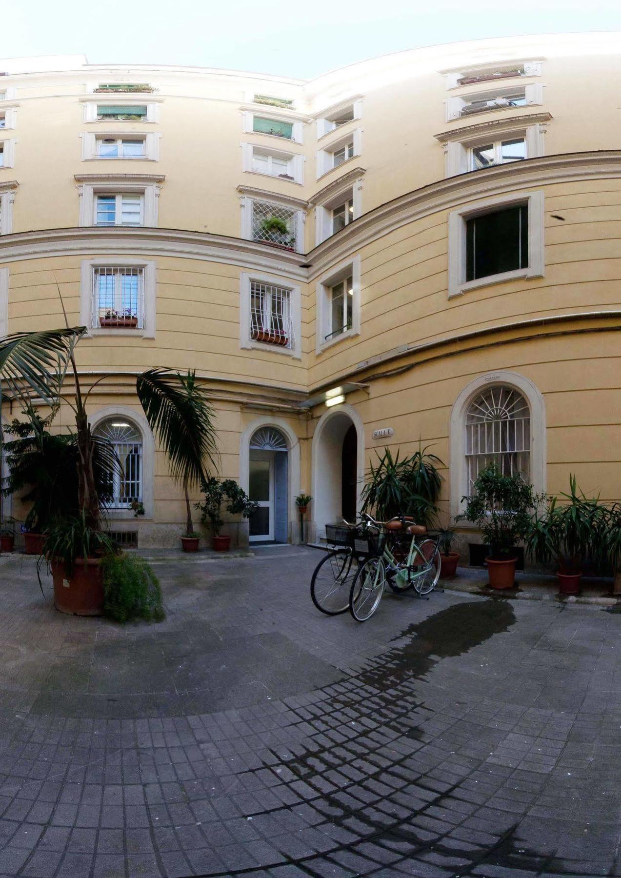 111 Coladirienzo - By Ad Affittacamere 2*