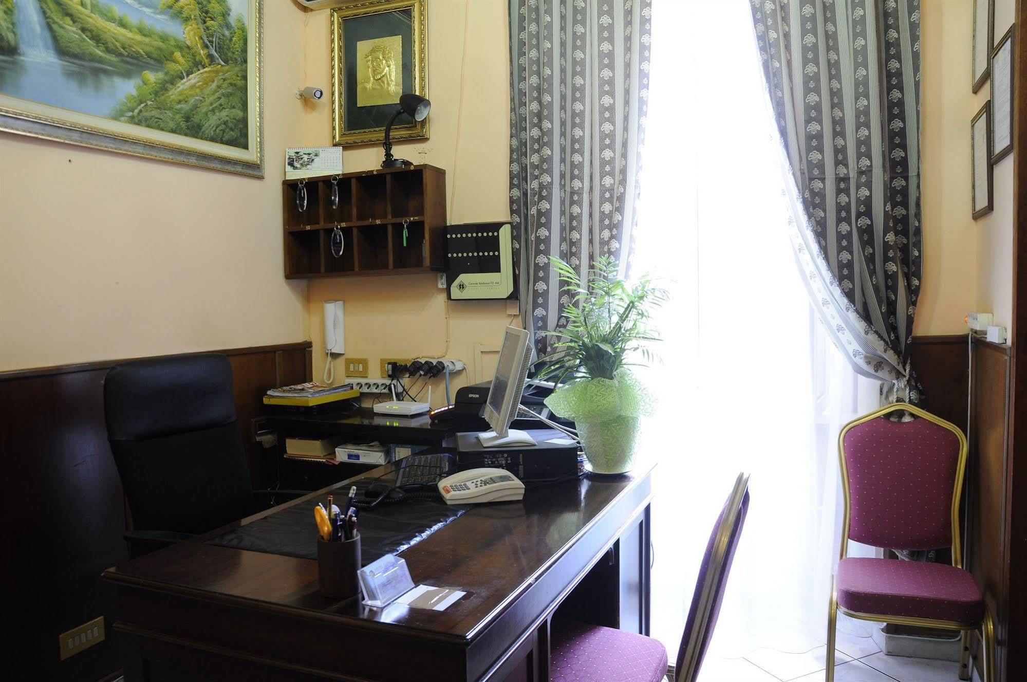 Farini 2* Roma