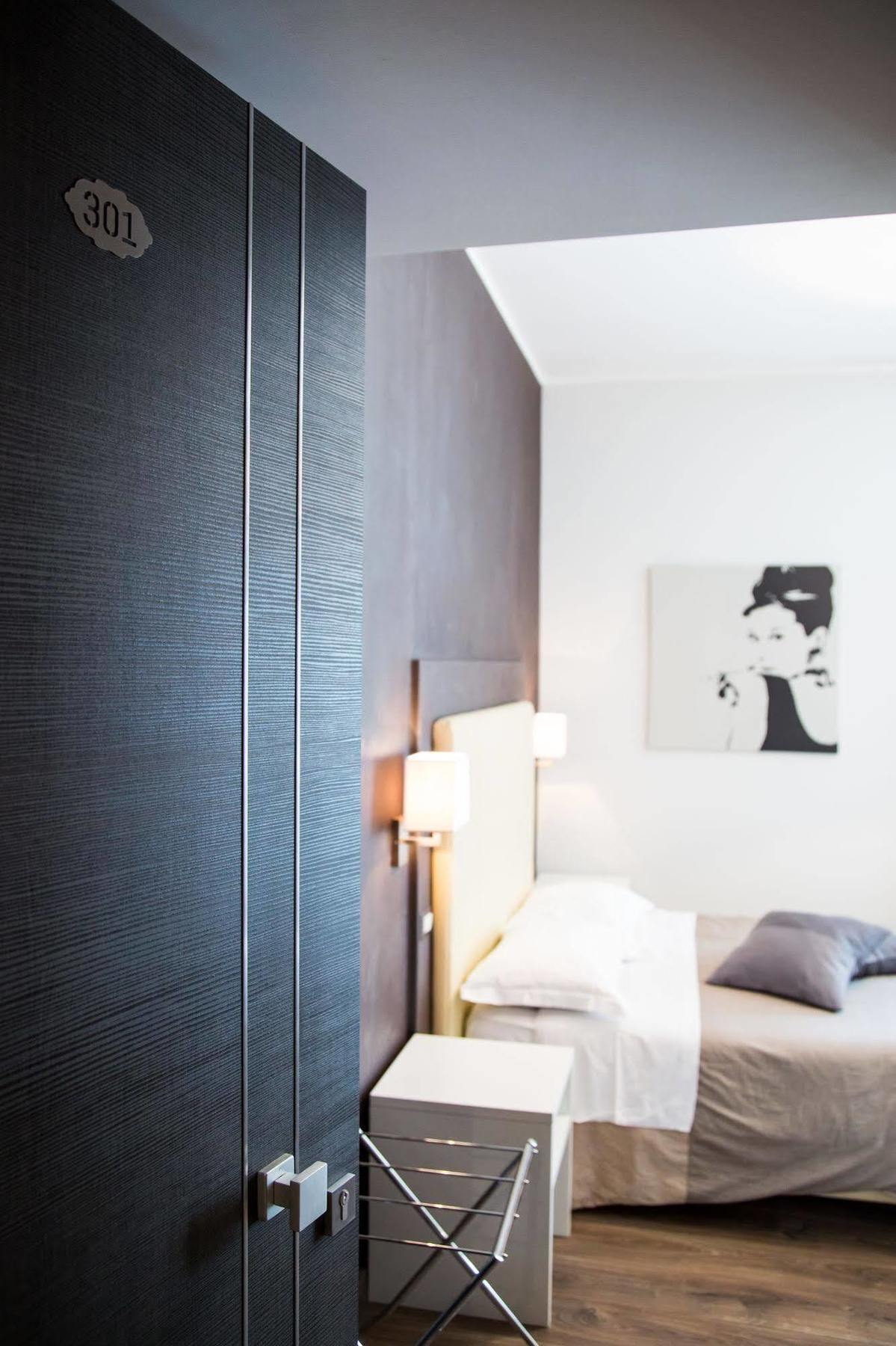 Modern 2* Rome