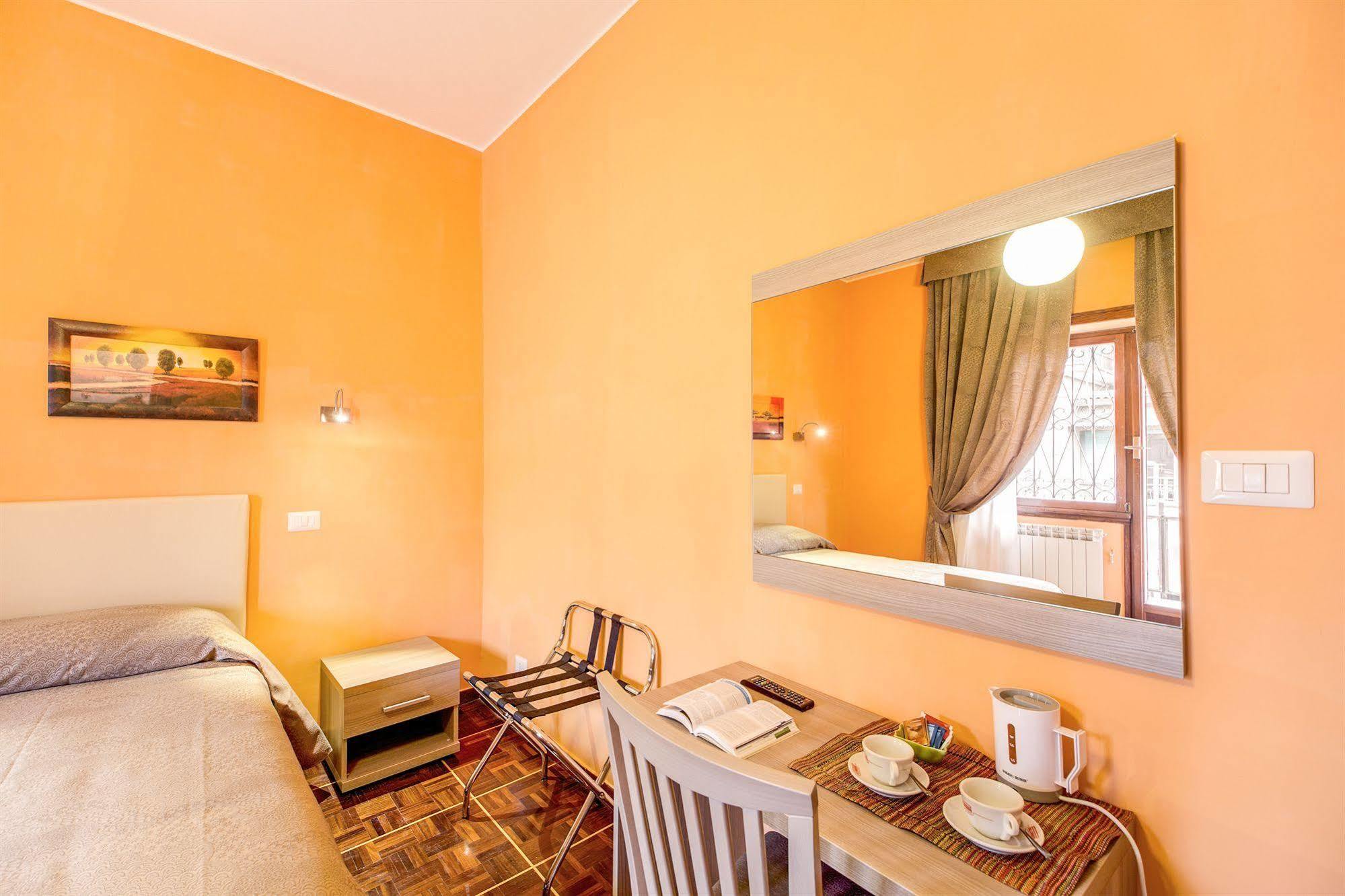 Bed & Breakfast Domus Cornelia 2*