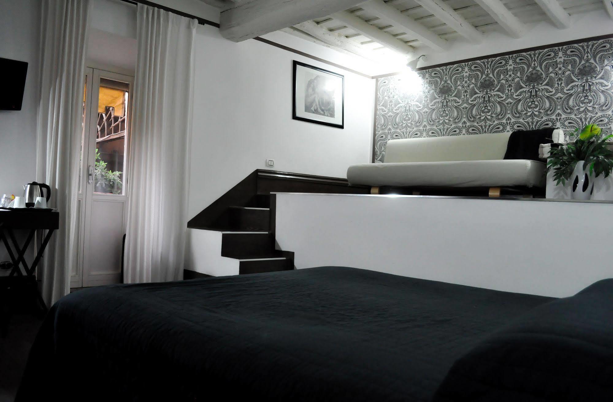 Relais Palazzo Taverna Pensión 3*
