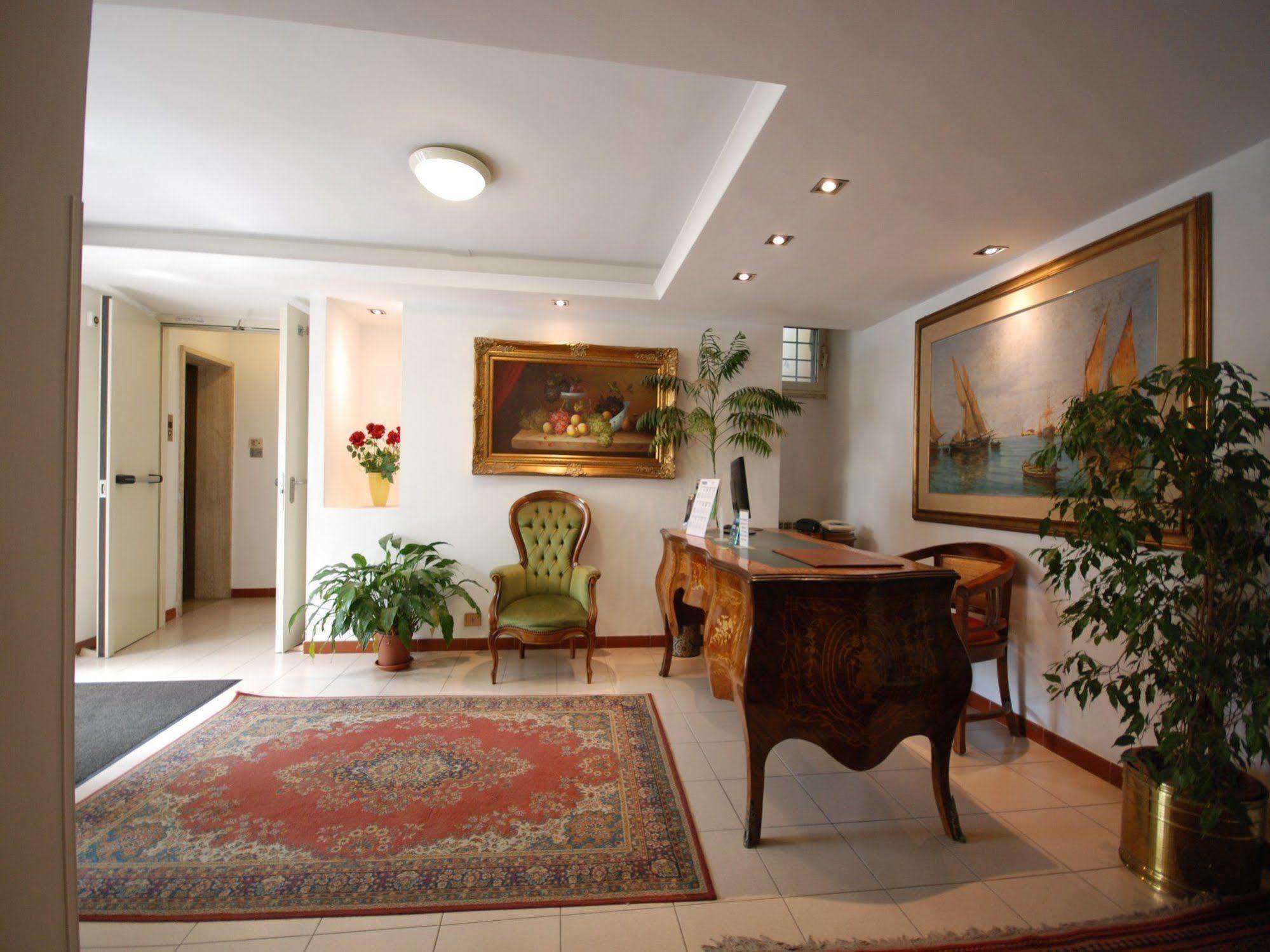 Tassoni Aparthotel