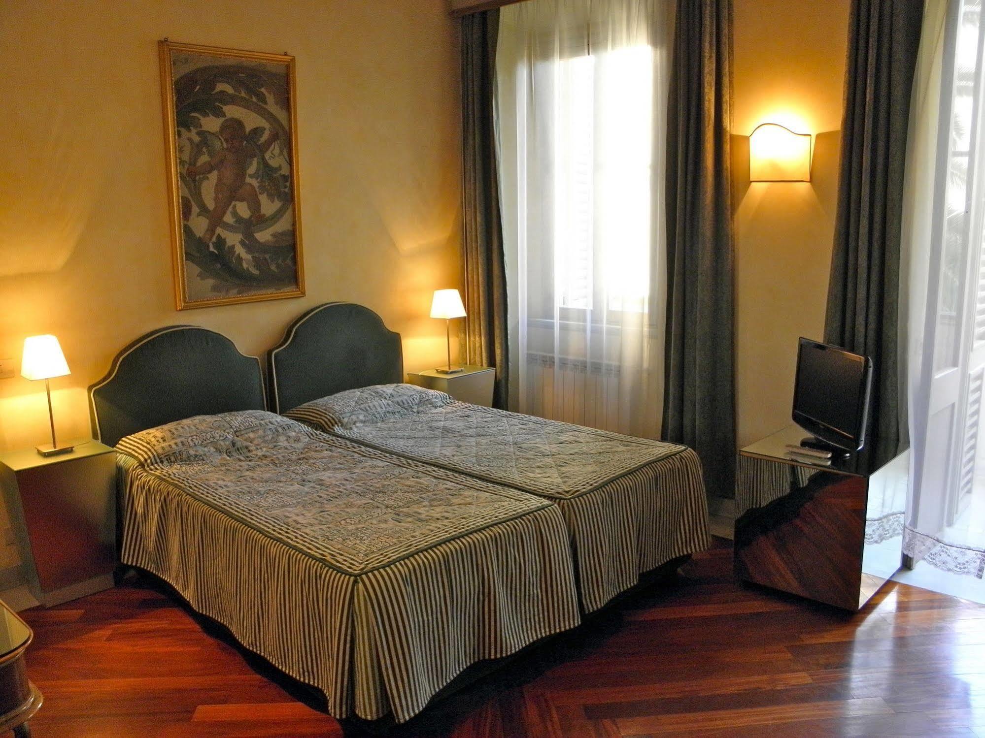 Residenza Al Corso Alojamento de Acomodação e Pequeno-almoço 3*
