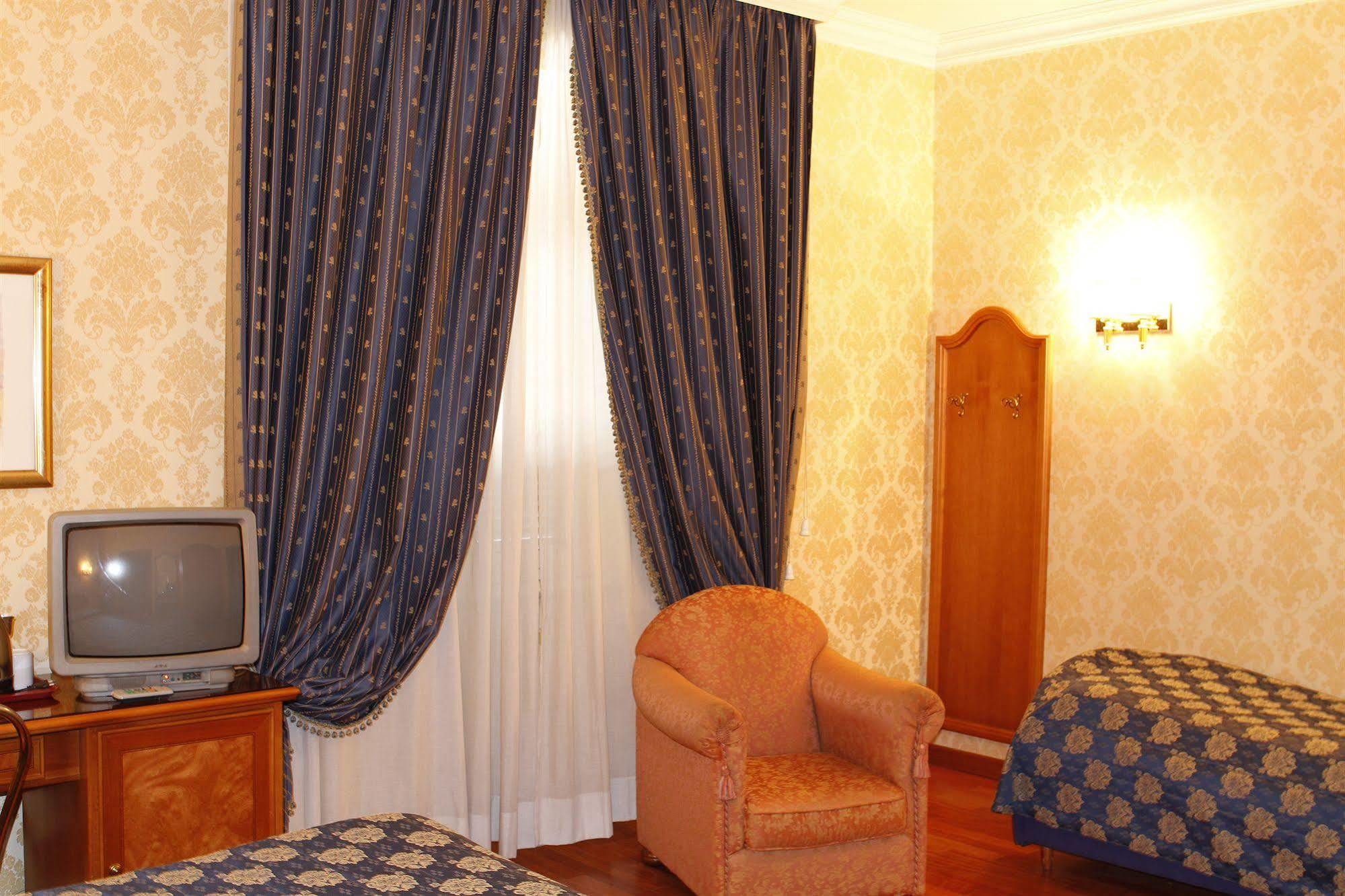 Hotel Pace Elvezia 4*