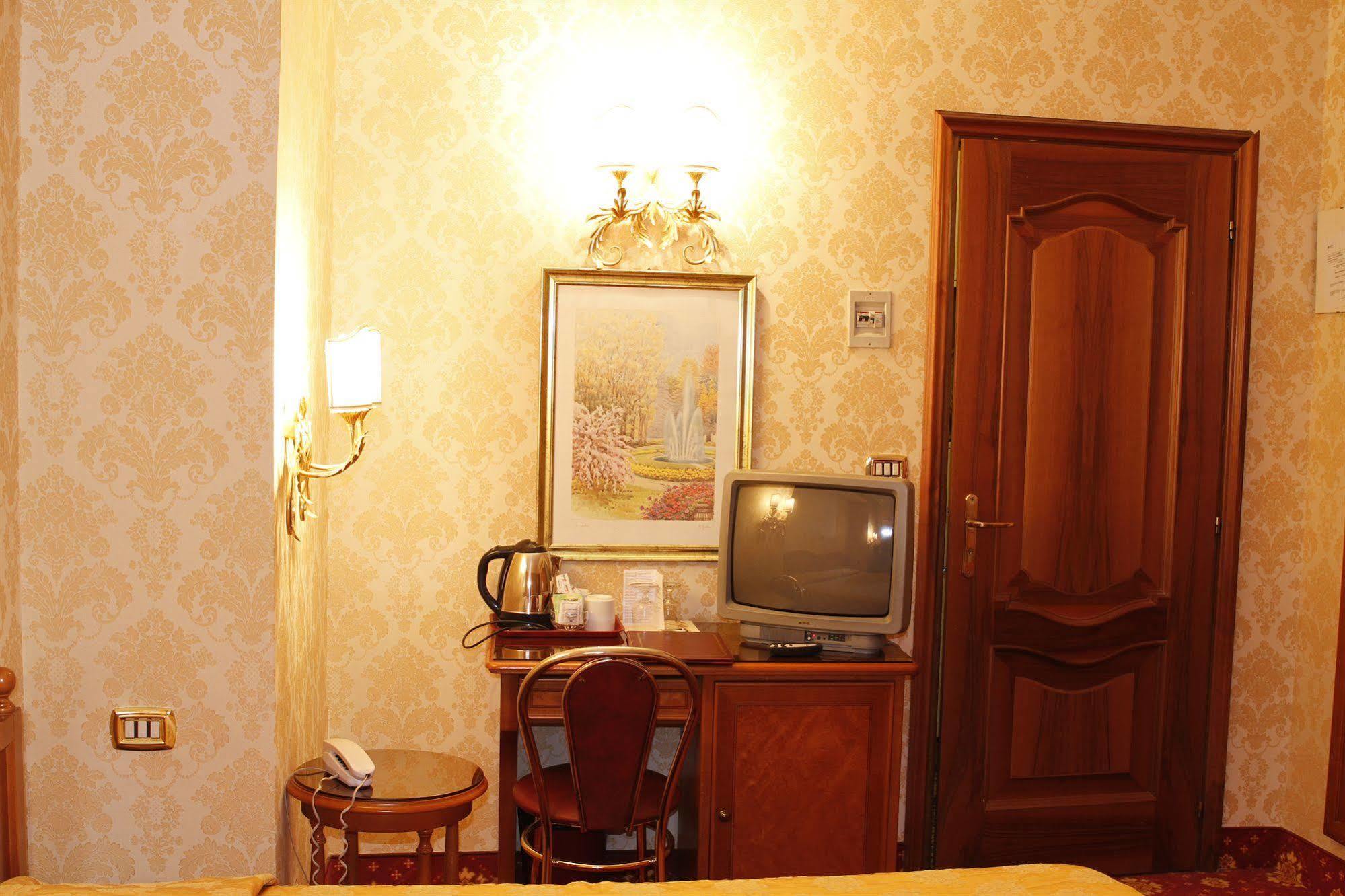 Hotel Pace Elvezia 4*