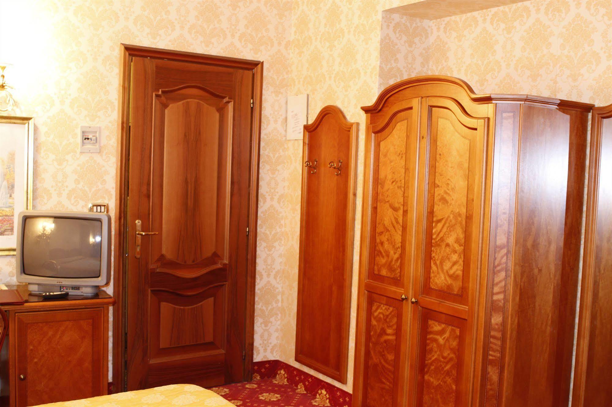 Pace Elvezia Hotel Roma